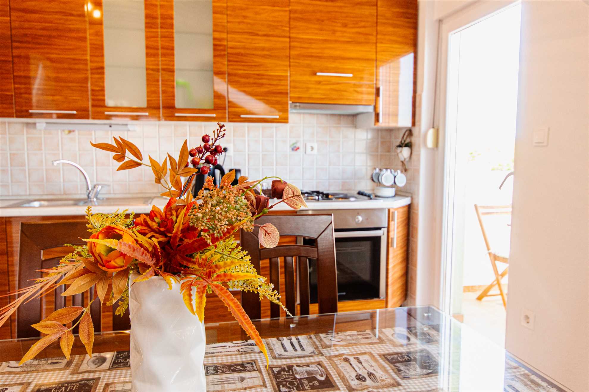 Prostrani stan s pogledom na more u blizini Marjana i plaže