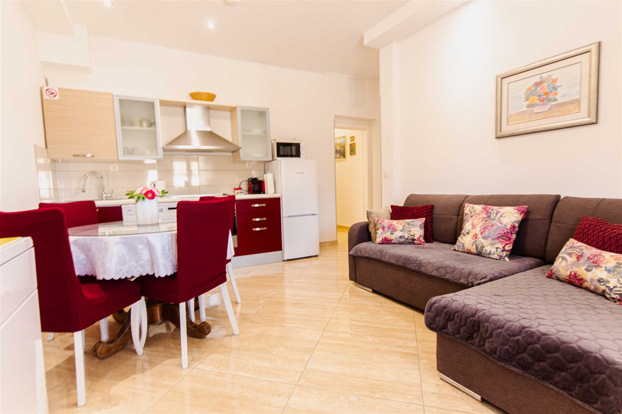Elegantan apartman Marta, privatni vrt i roštilj, privatni parking