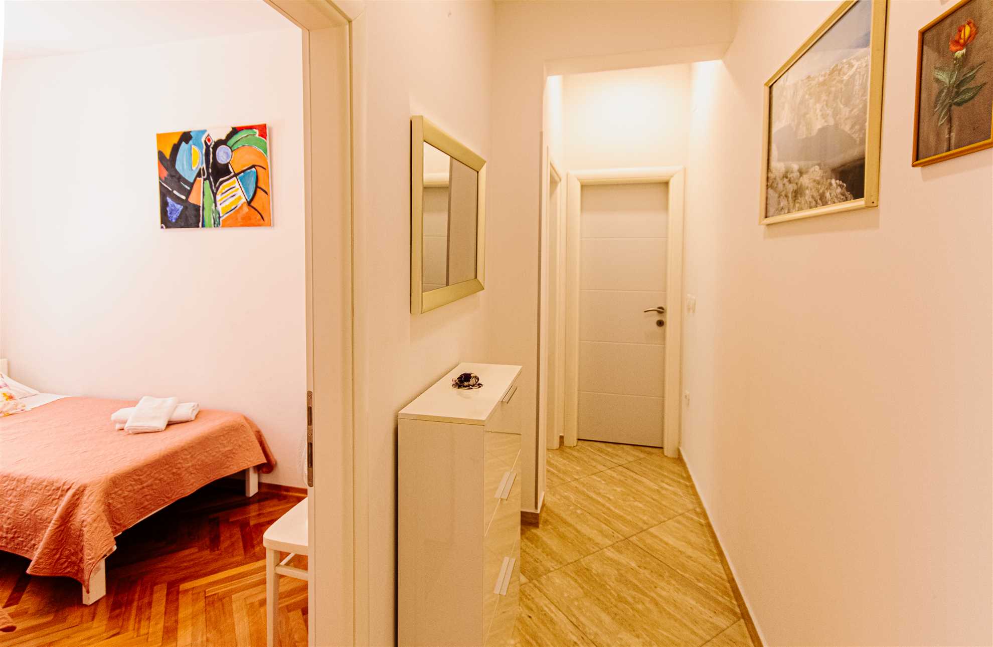 Elegantan apartman Marta, privatni vrt i roštilj, privatni parking