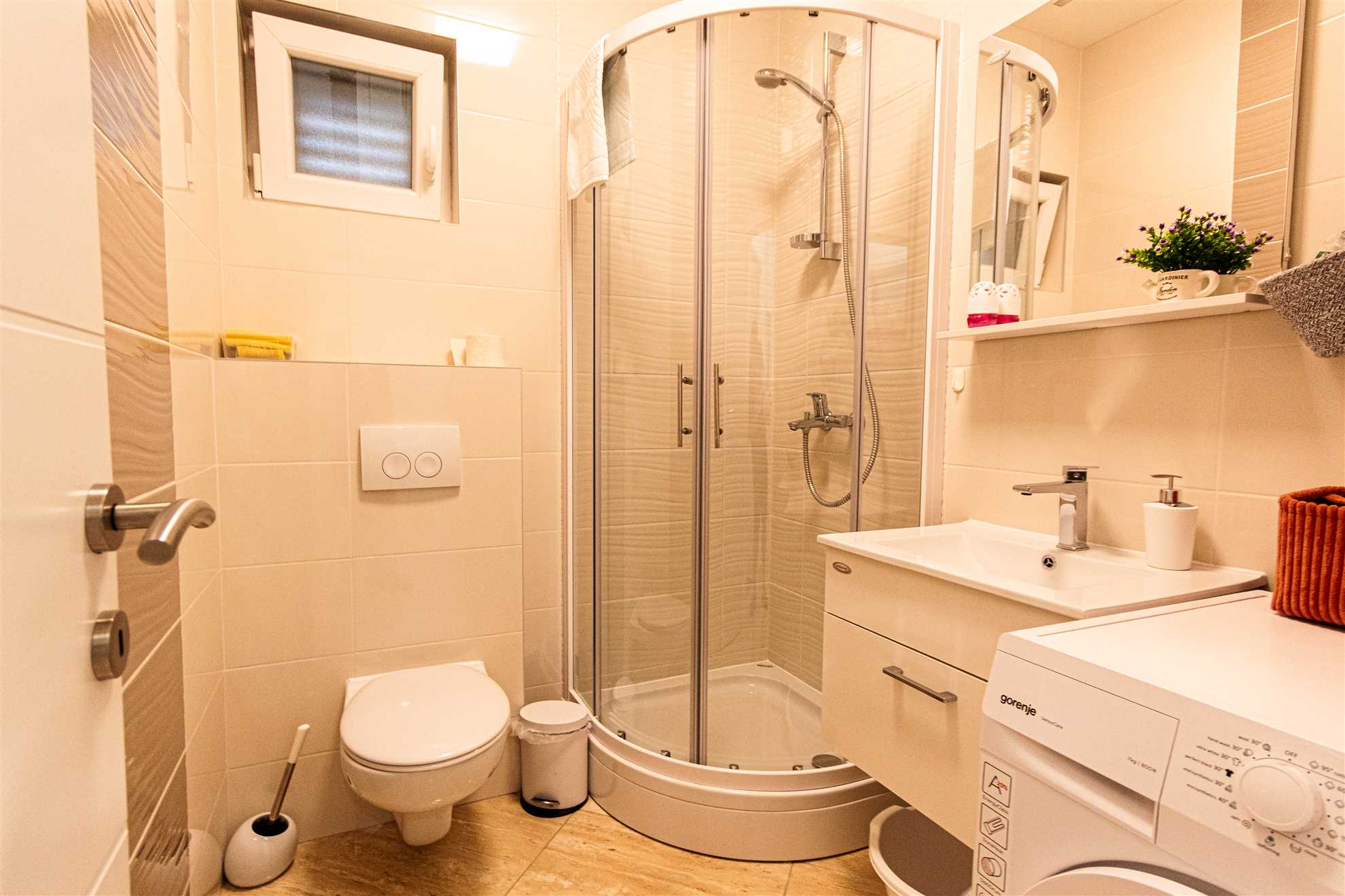 Elegantan apartman Marta, privatni vrt i roštilj, privatni parking