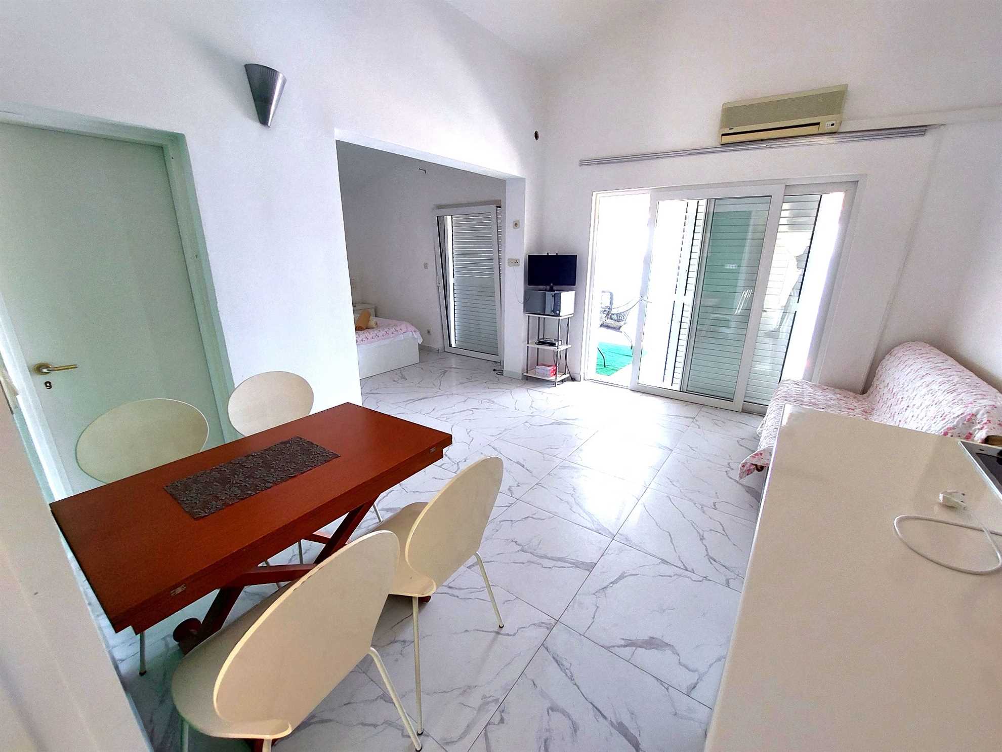 Udoban 1B1B 1P apartman za 2 osobe