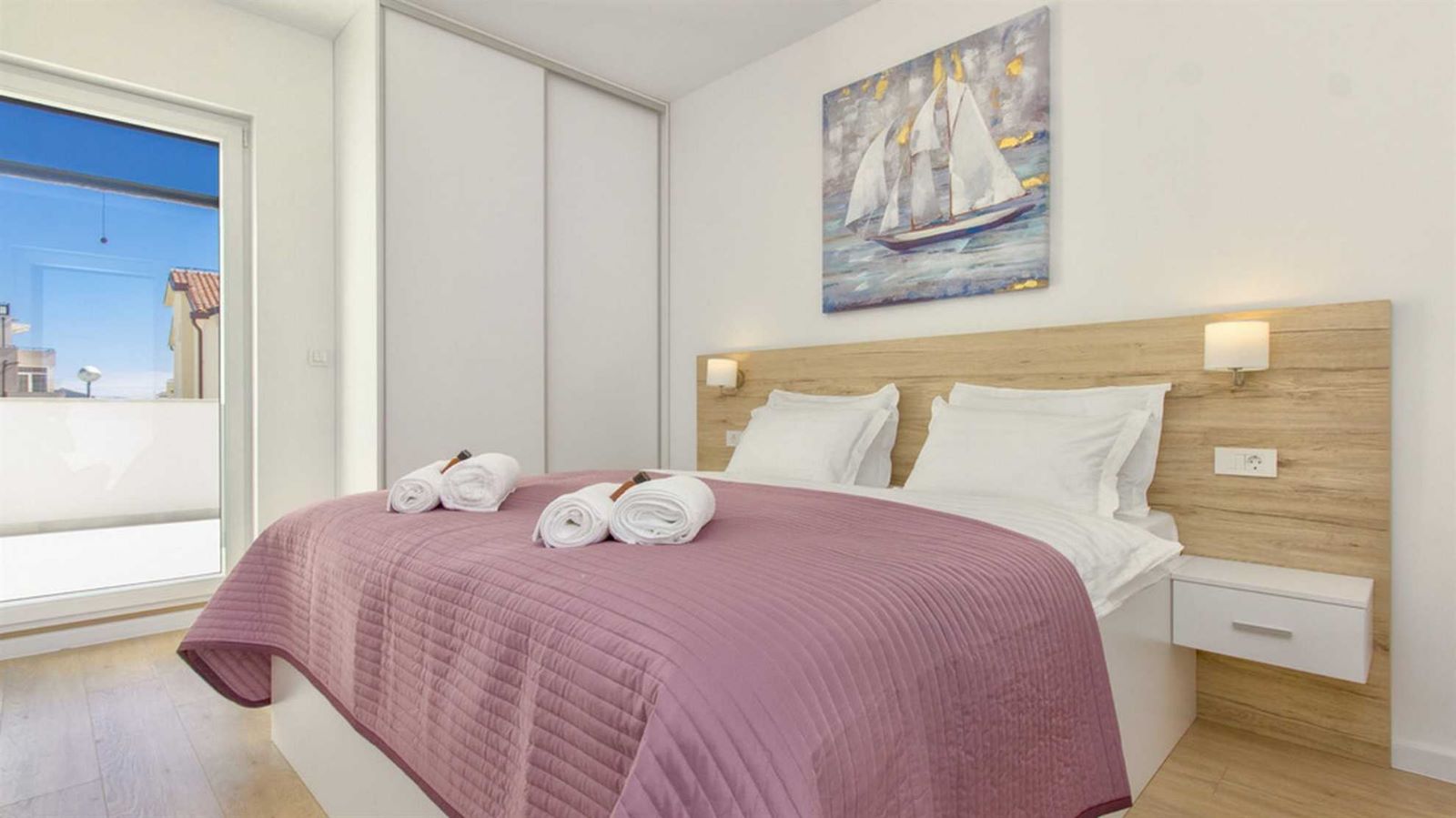 Villa GOLDEN ROSE - modern house with 4 bedrooms, private pool, fenced yard, close to town and beach