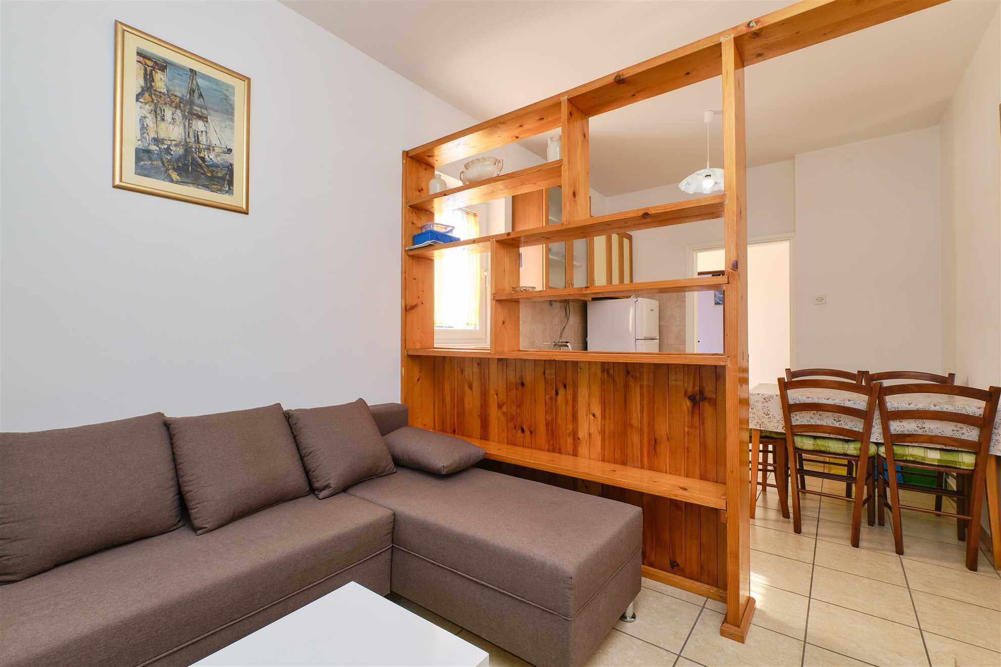 Apartman s 2 spavaće sobe, kapacitetom za 5 gostiju s privatnim parkingom