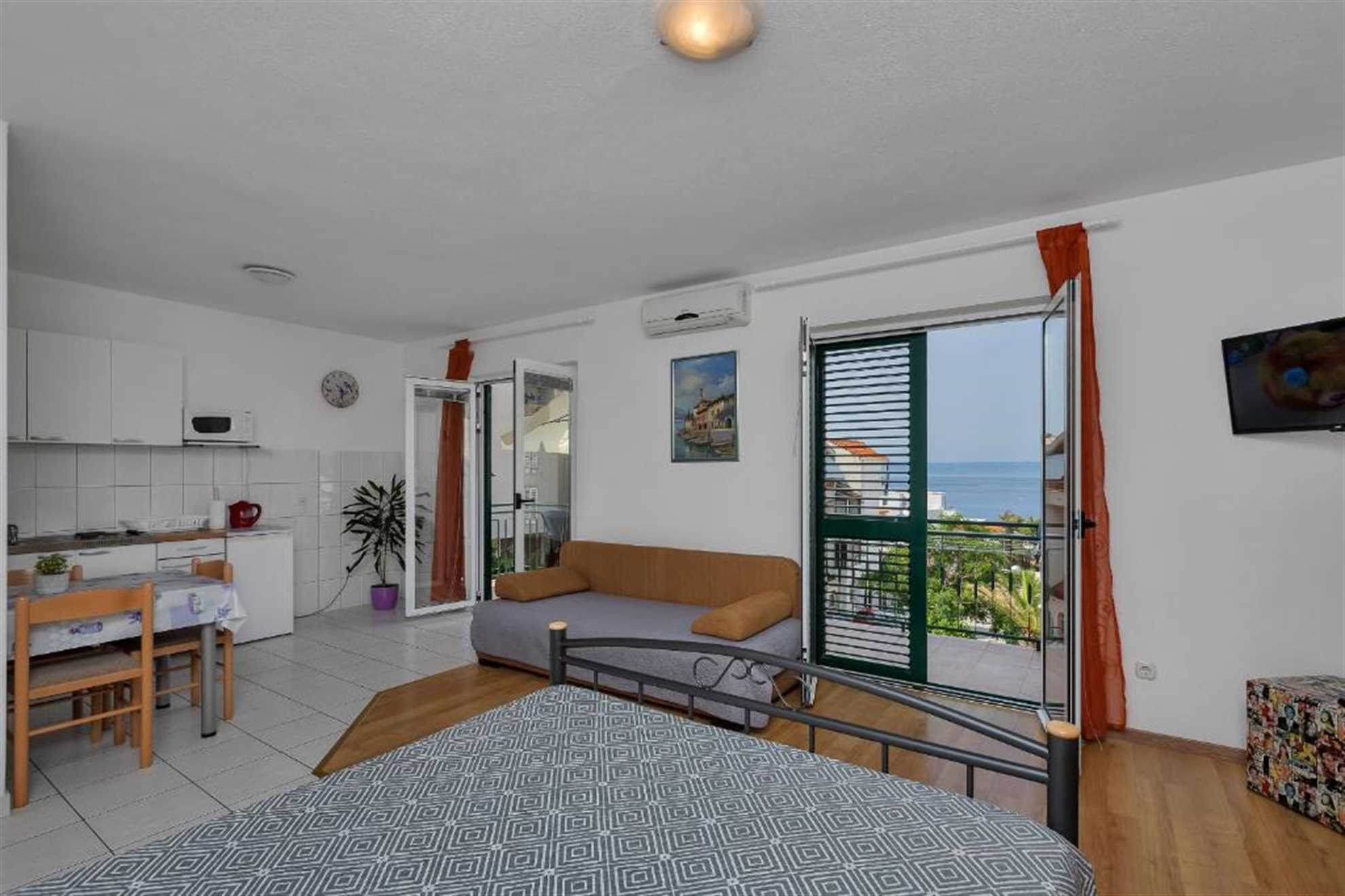 Studio Apartment with Sea View