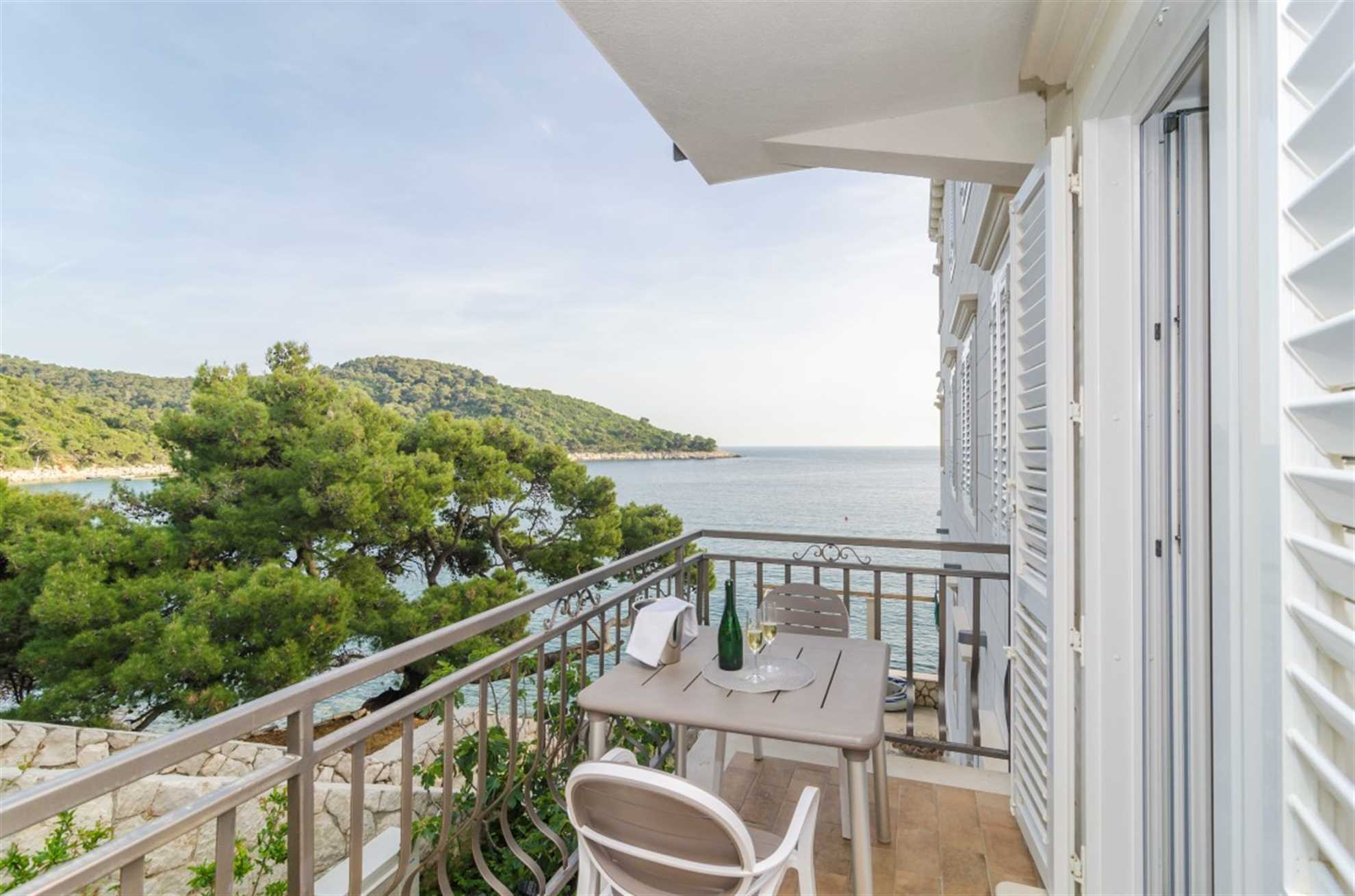 Superior studio balcony,sea view - GARDEN SECRET
