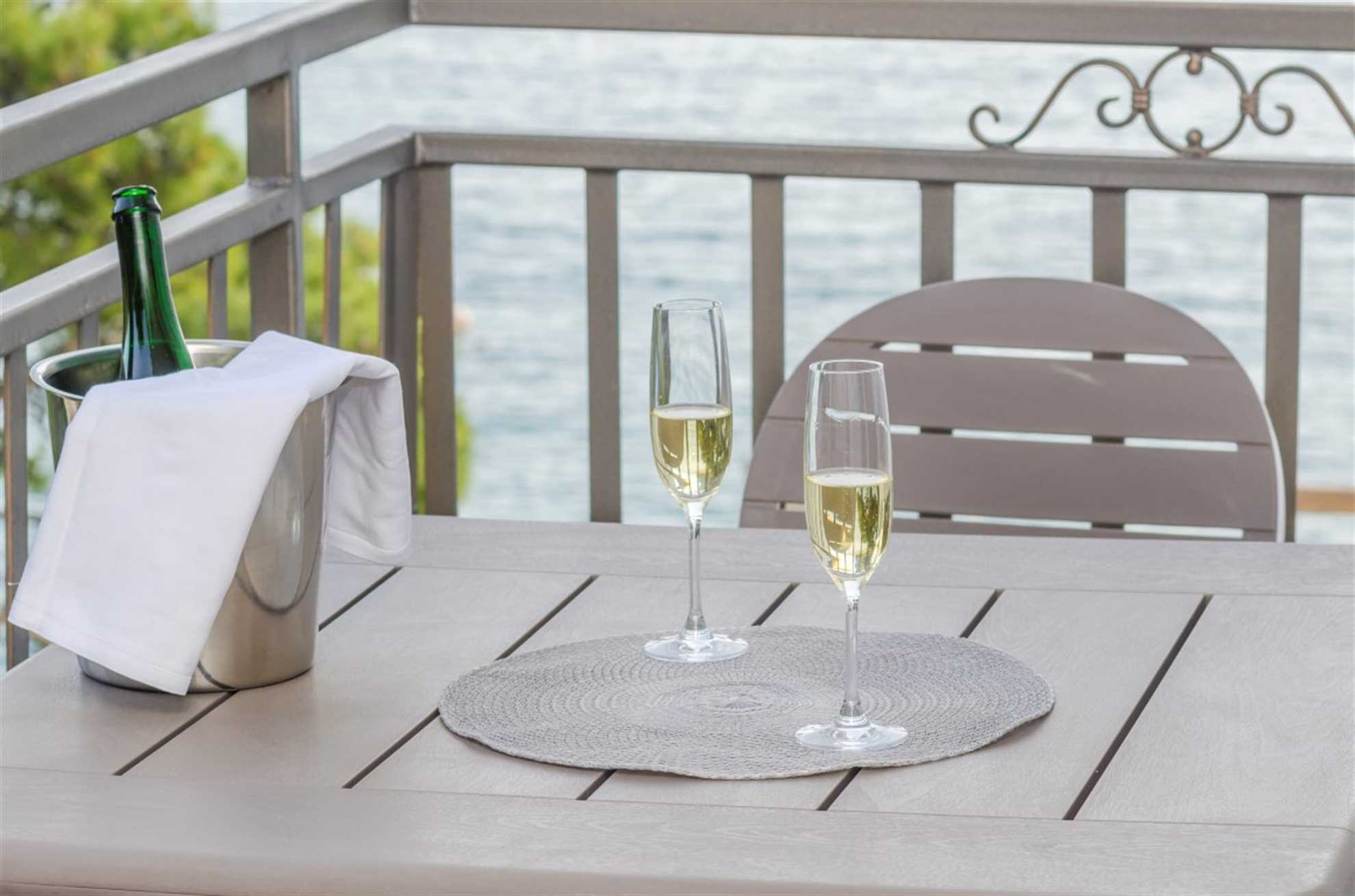 Superior studio balcony,sea view - GARDEN SECRET