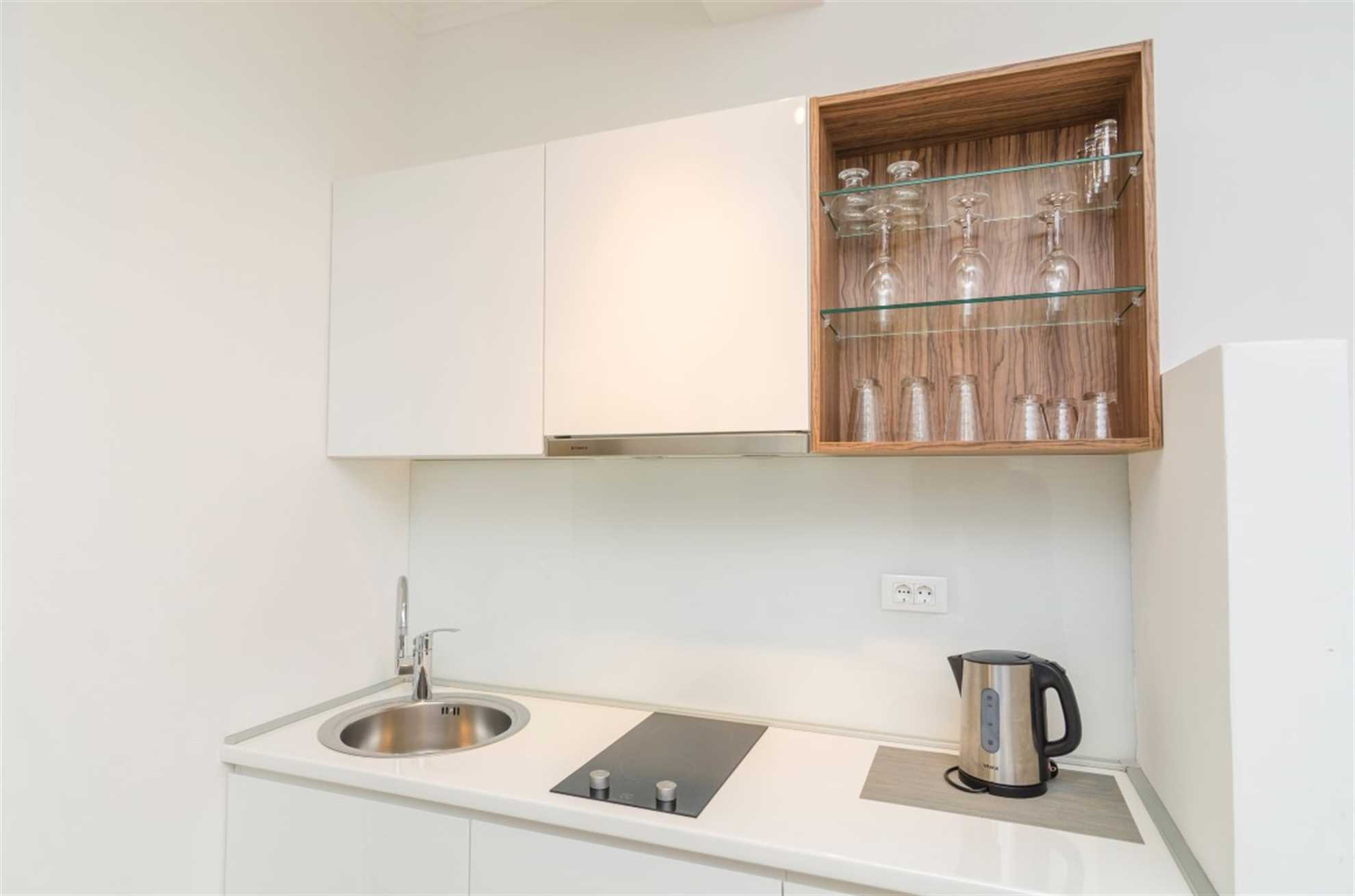 DELUXE STUDIO - TOUCH OF INFINITY