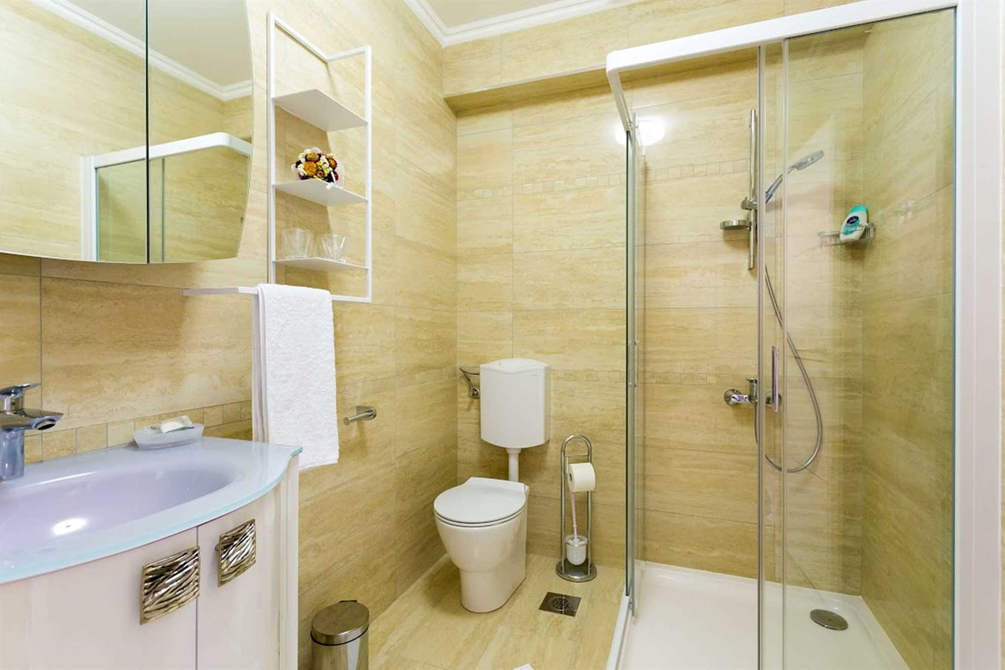 COMFORT DELUXE SUITE - JASMIN LUSH