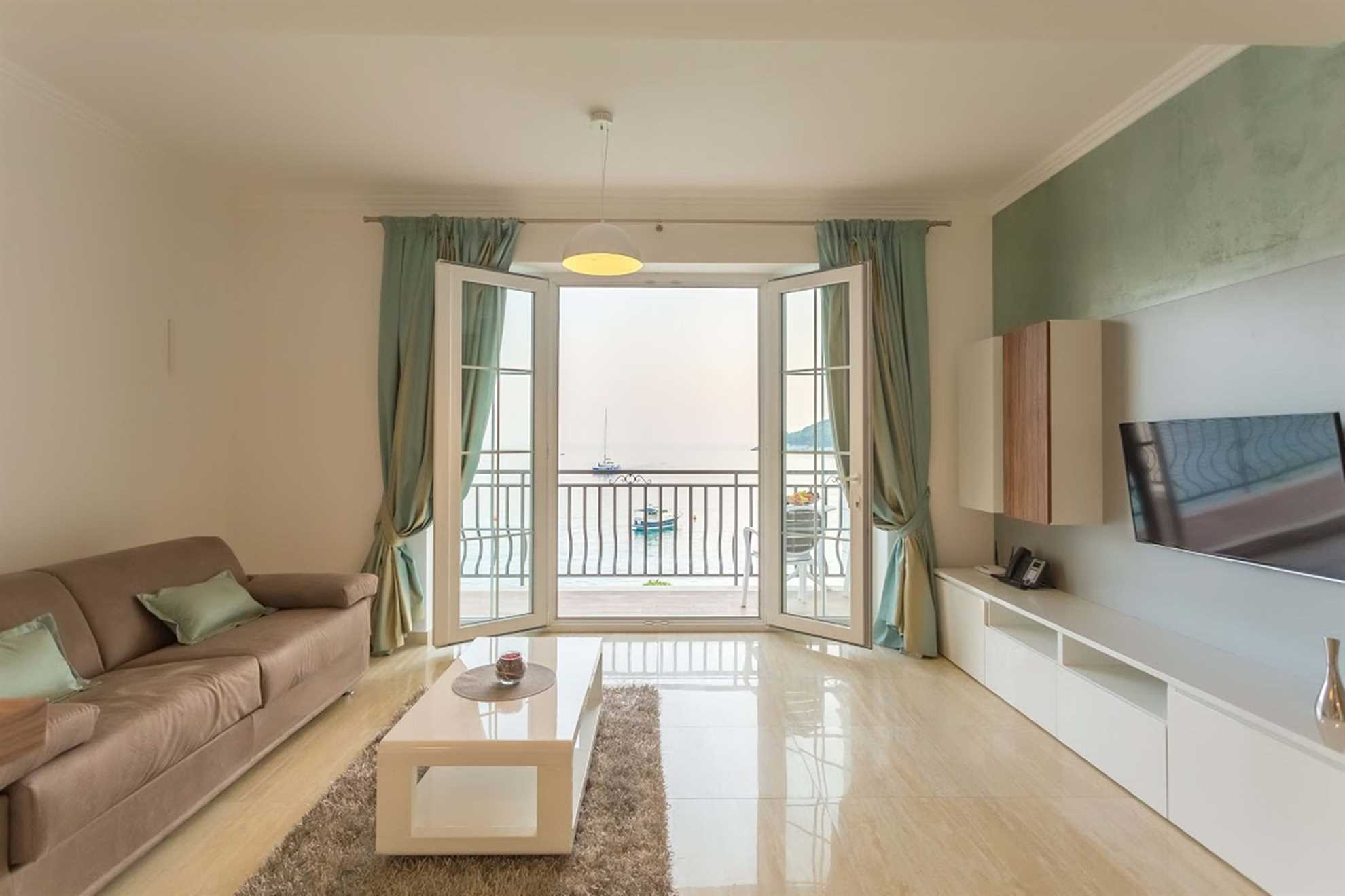 COMFORT DELUXE SUITE - JASMIN LUSH