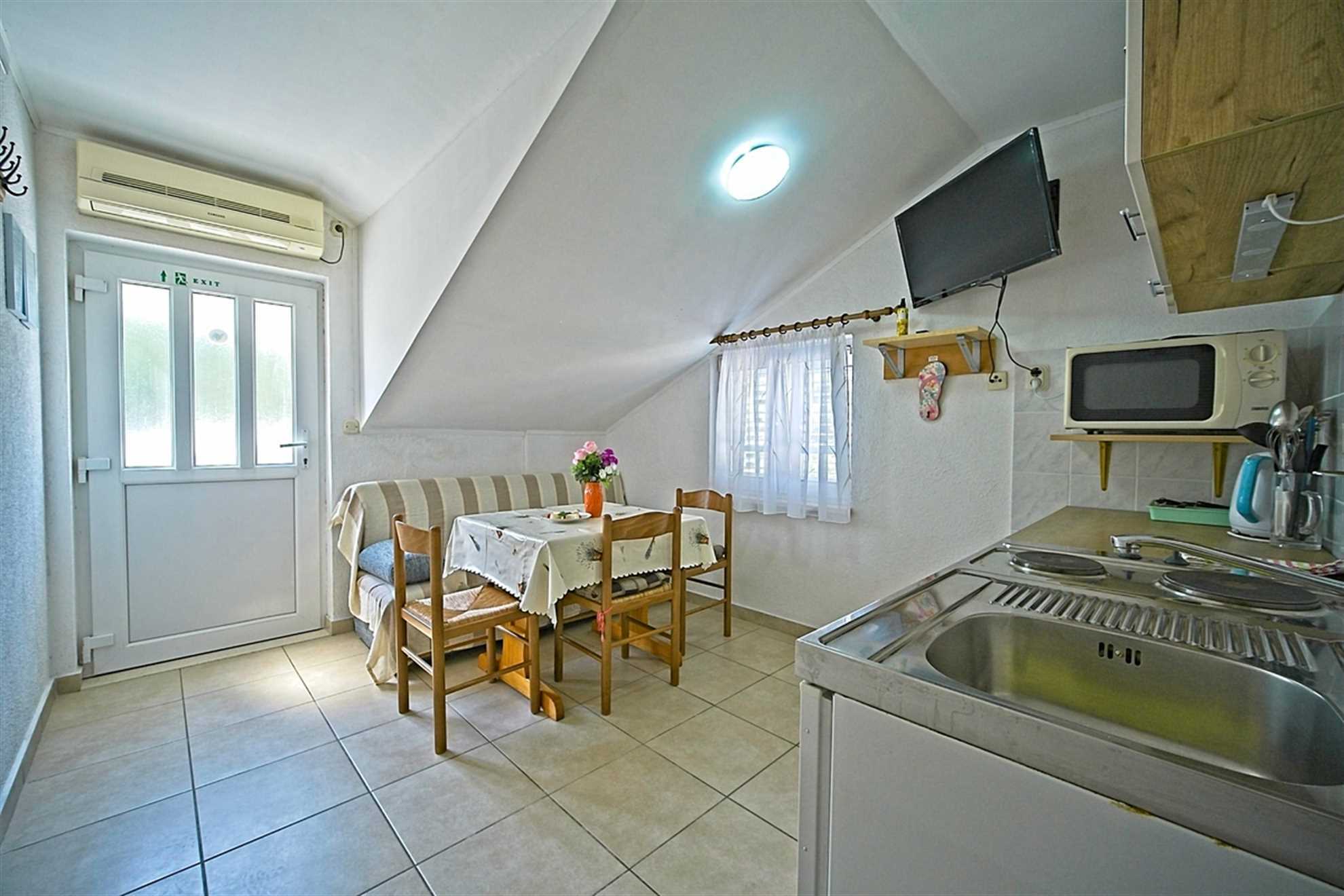 Matana Pomena - A1 Apartment with Balcony and Sea View