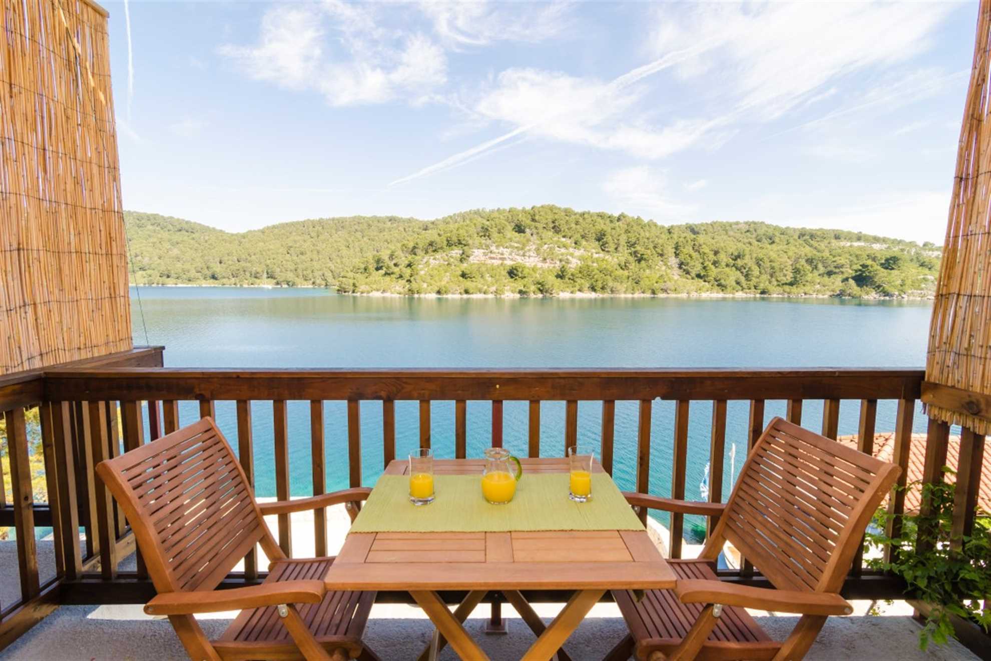 Jugo One Bedroom Apartment with Balcony and Sea View