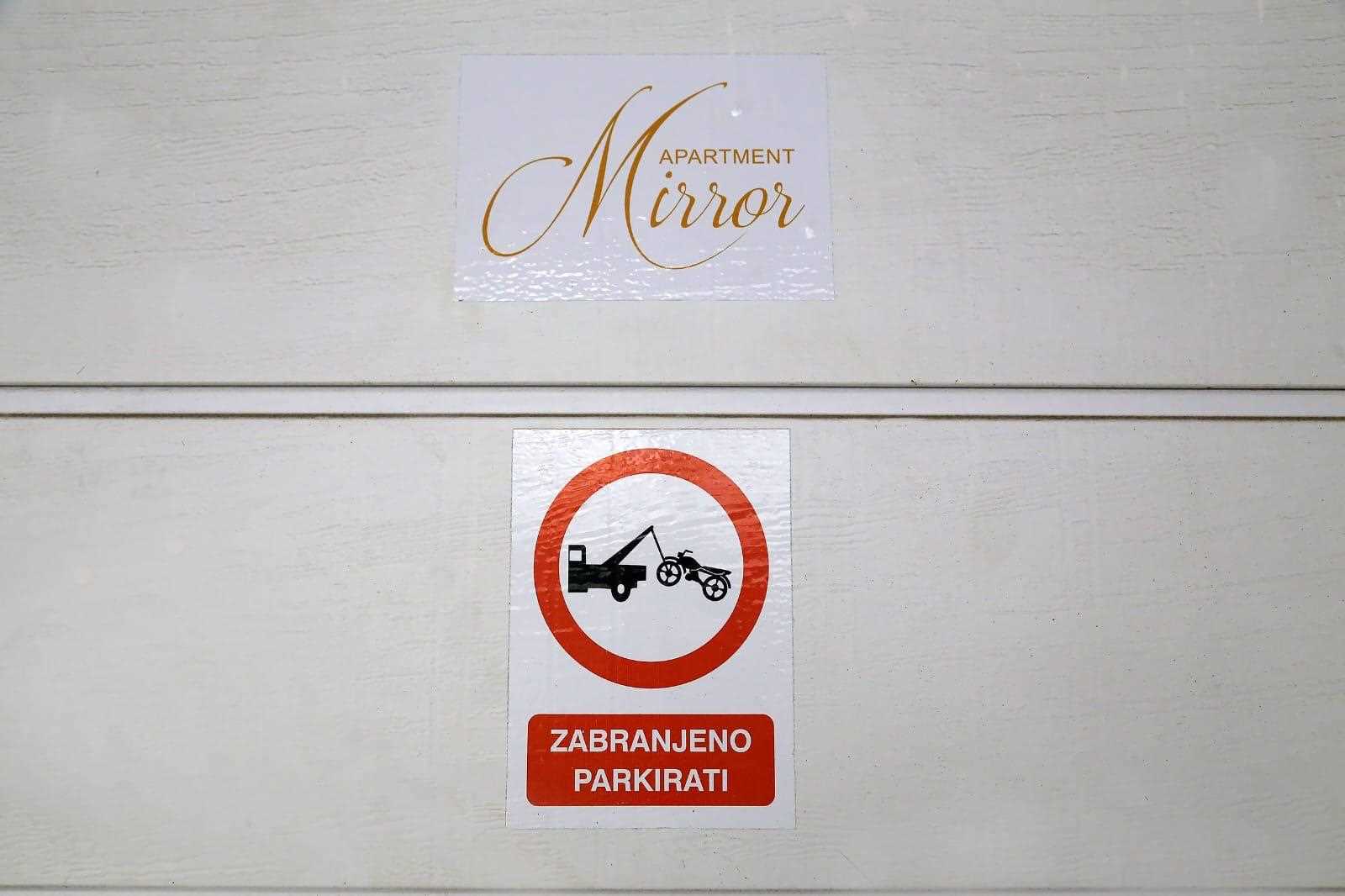 OGLEDALO stanovanje s parkirno garažo