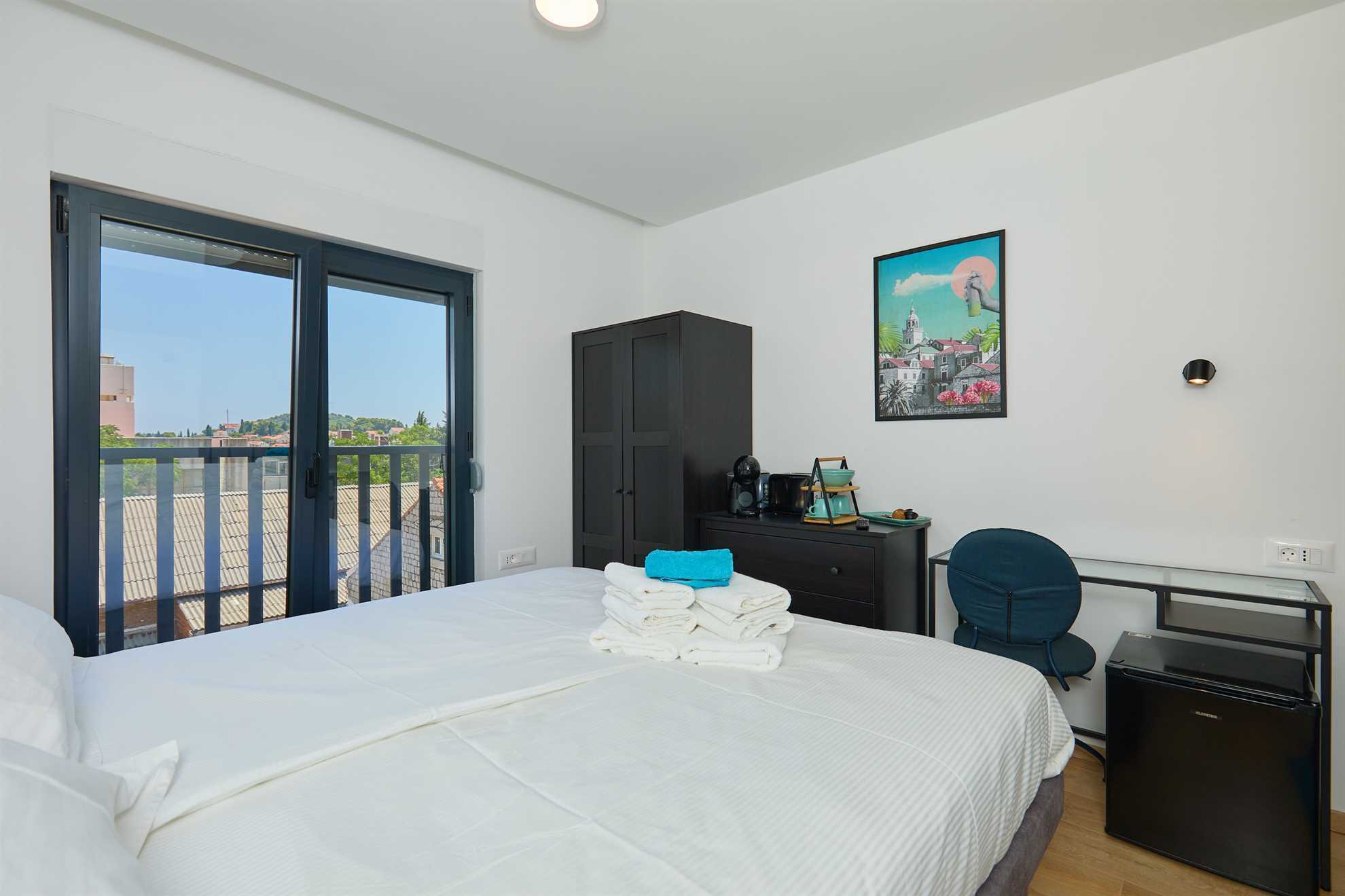 R5 Standard dvokrevetna soba DOMINIUM CITY SUITES