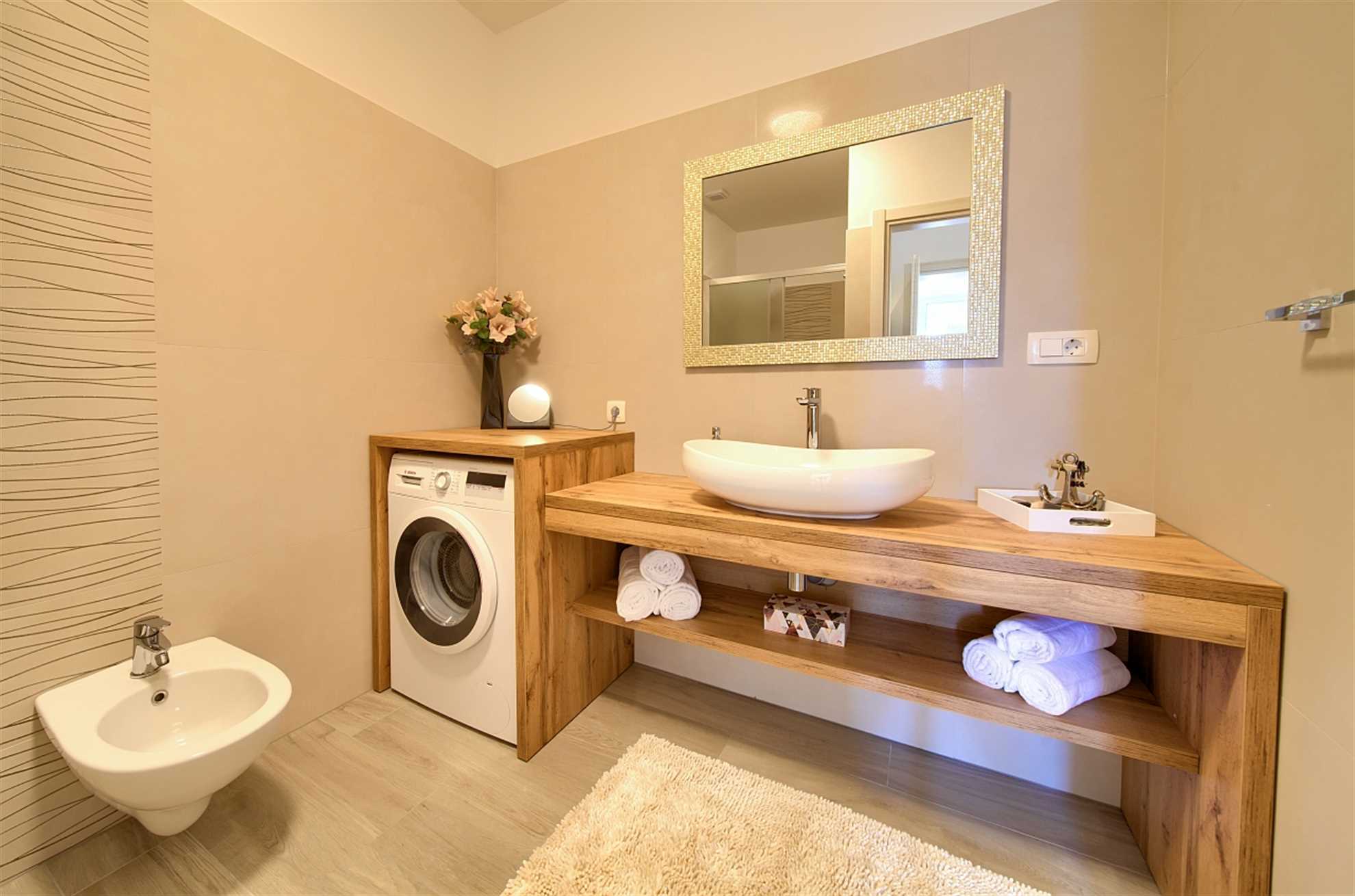 Apartman Timmy s privatnim bazenom i pogledom na more