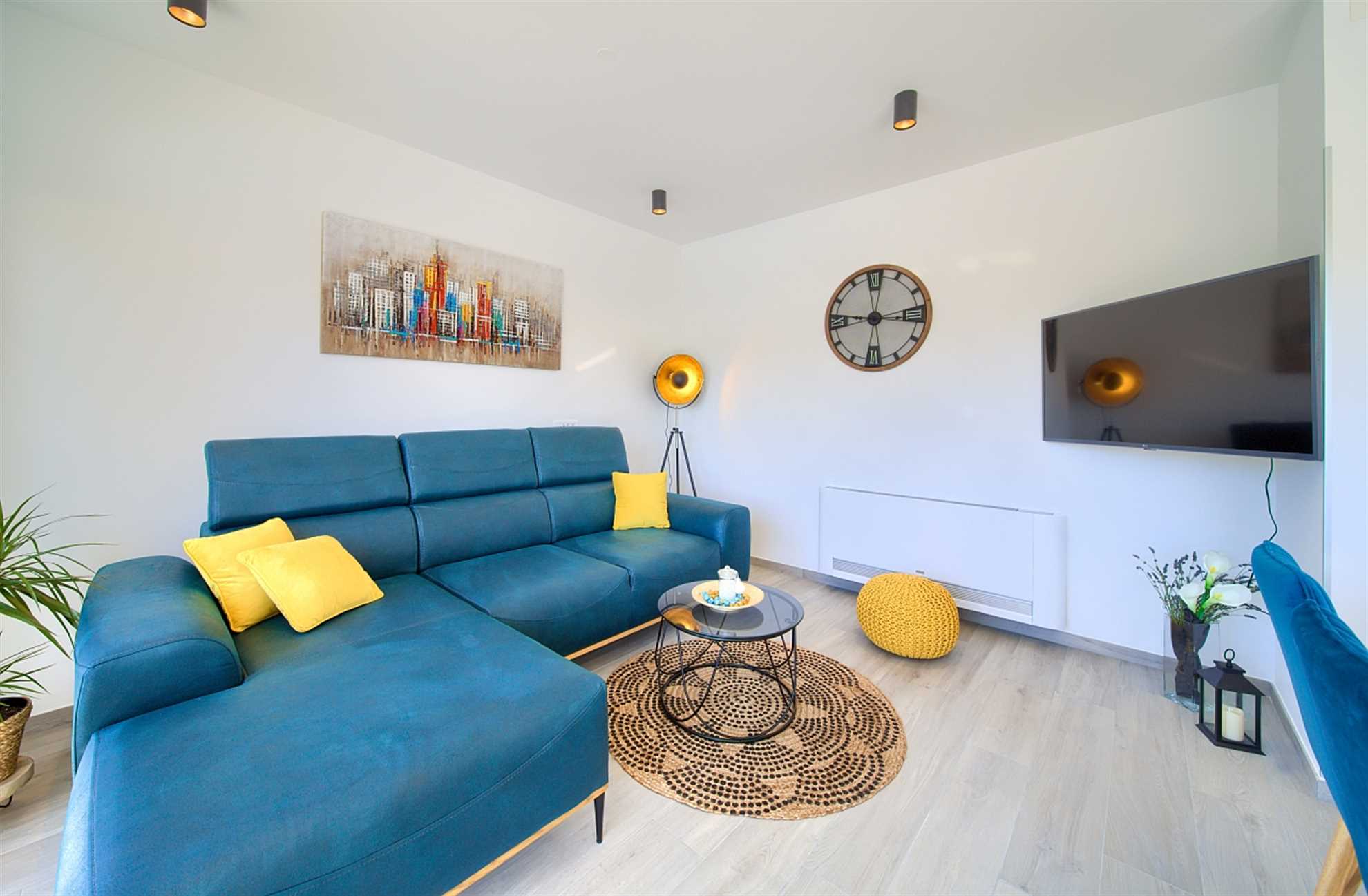 Apartman Timmy s privatnim bazenom i pogledom na more