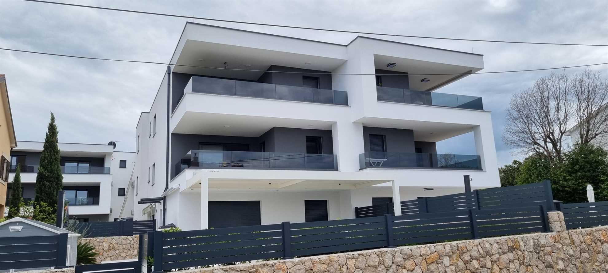 Deluxe Apartment I. near the beach with Jacuzzi