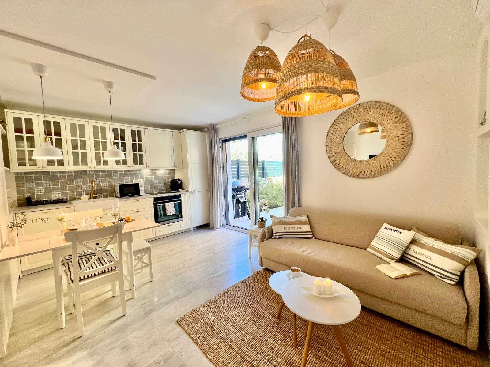 Deluxe Apartment I. near the beach with Jacuzzi