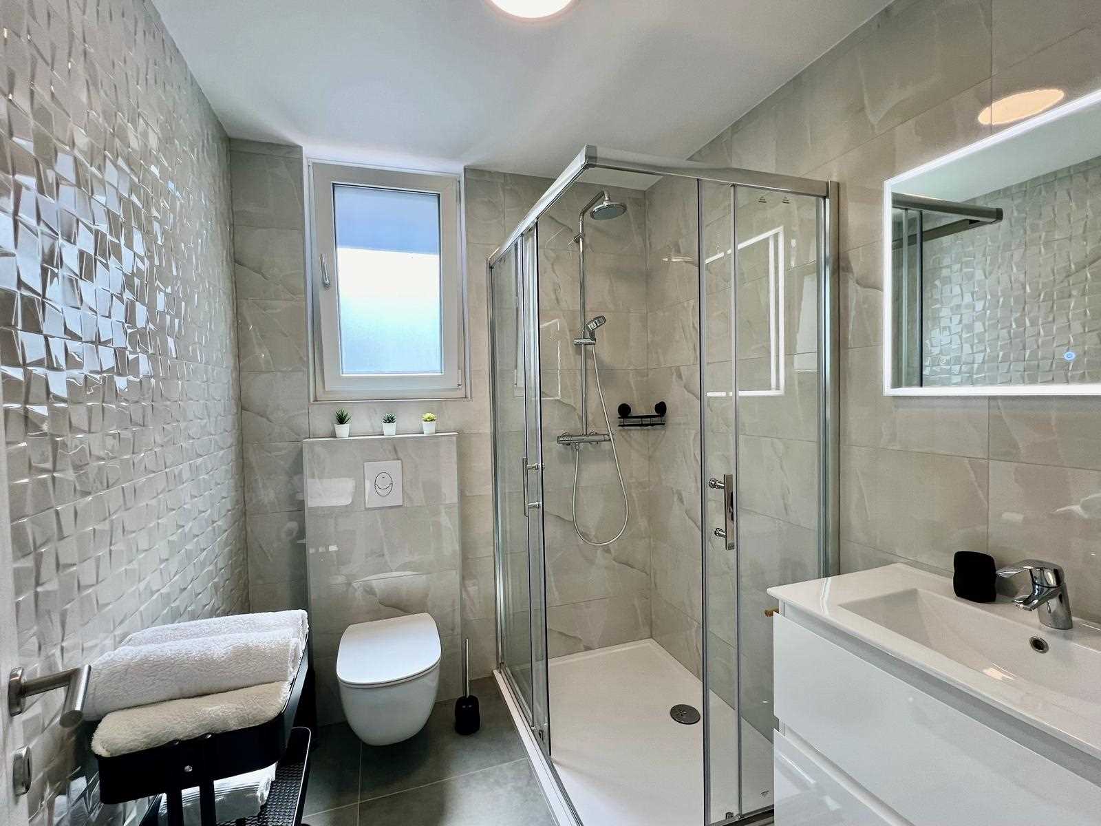 Deluxe Apartment I. near the beach with Jacuzzi