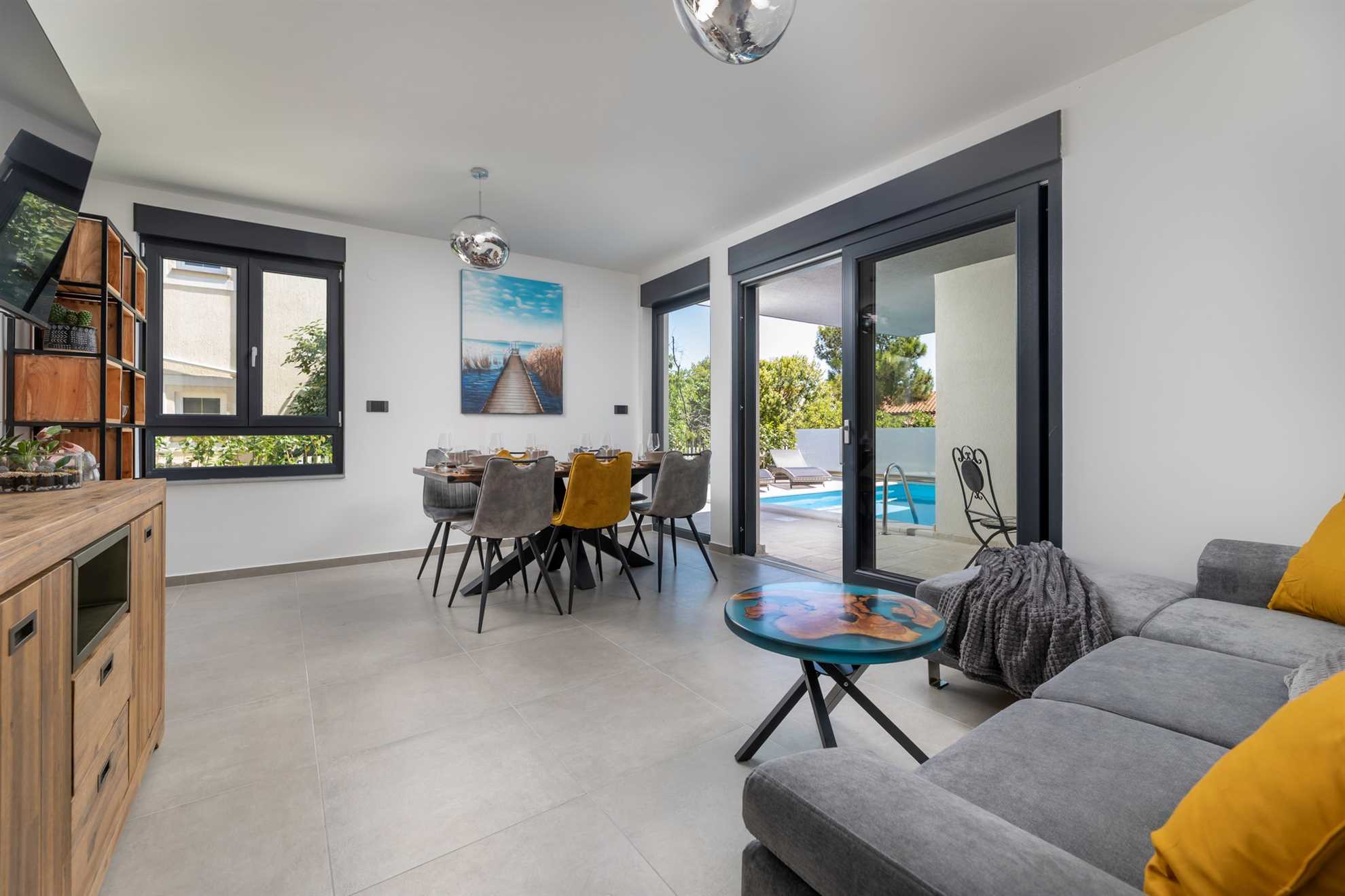 Luksuzni stan II. s grijanim bazenom u Villa Adria Apartments