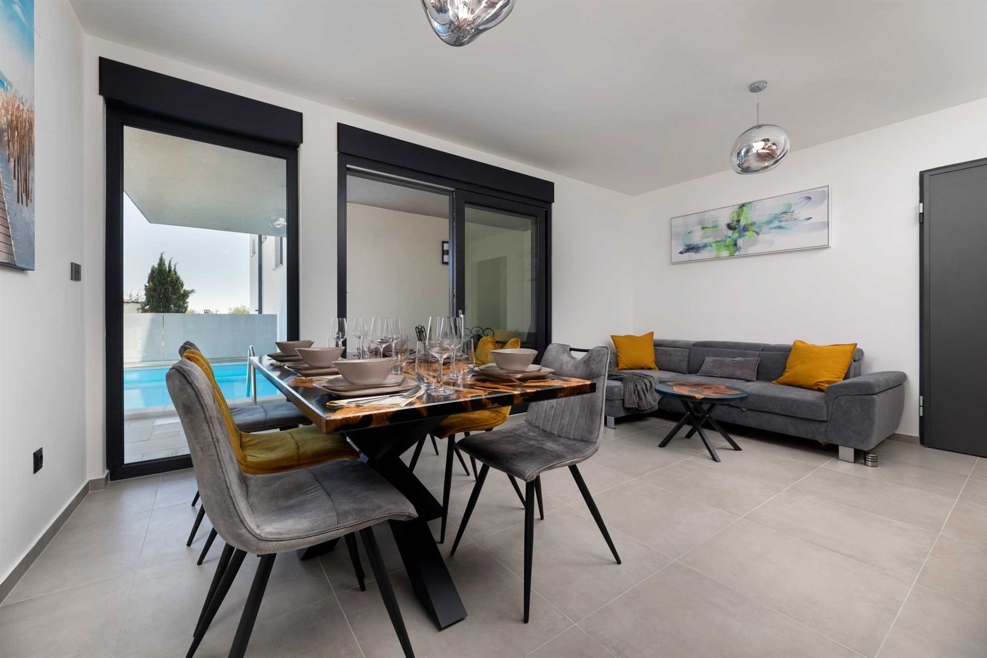 Luksuzni stan II. s grijanim bazenom u Villa Adria Apartments