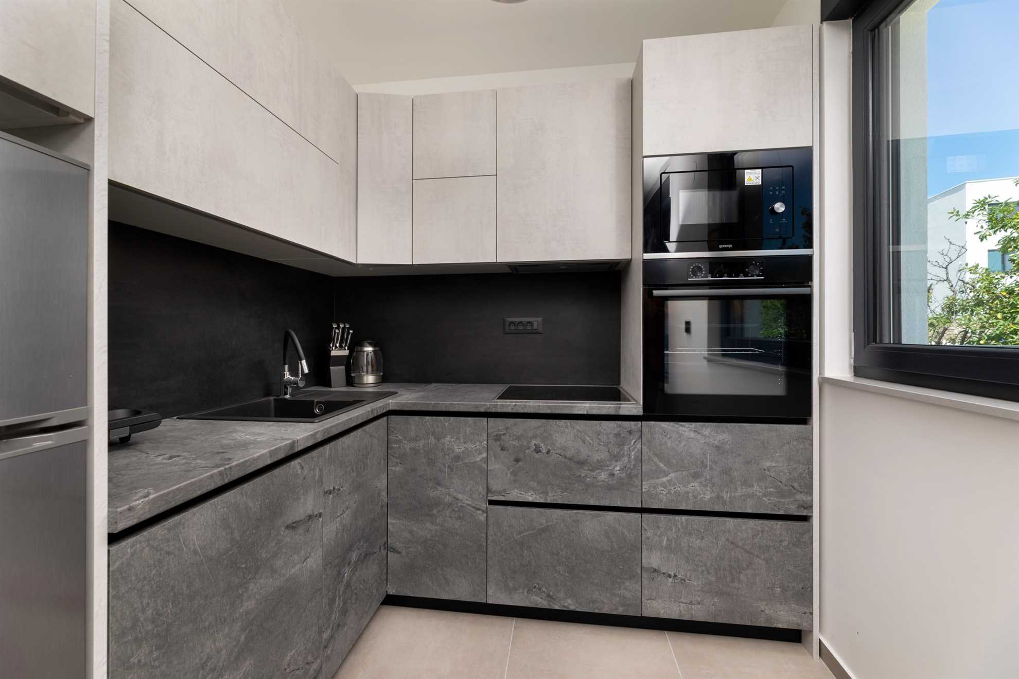 Luksuzni stan II. s grijanim bazenom u Villa Adria Apartments