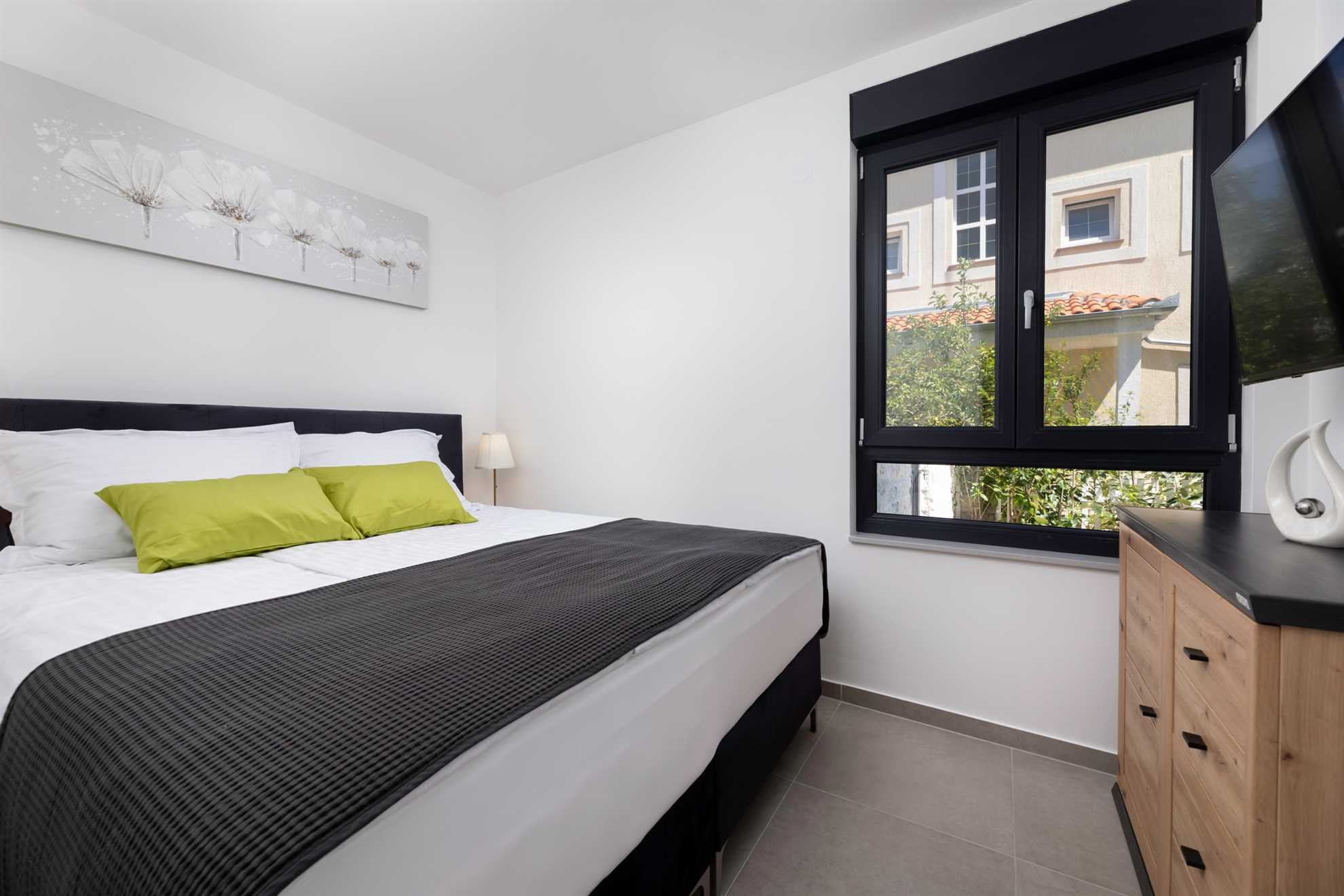 Luksuzni stan II. s grijanim bazenom u Villa Adria Apartments