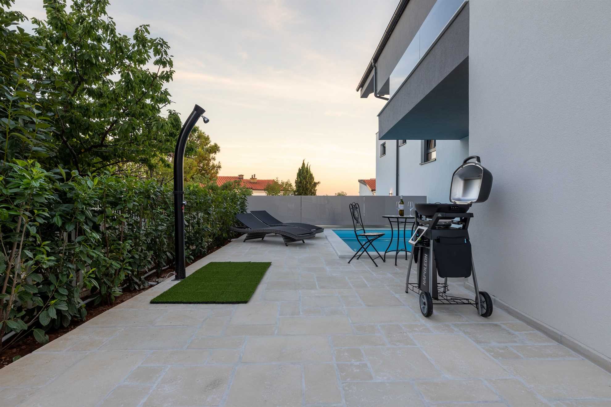 Luksuzni stan II. s grijanim bazenom u Villa Adria Apartments