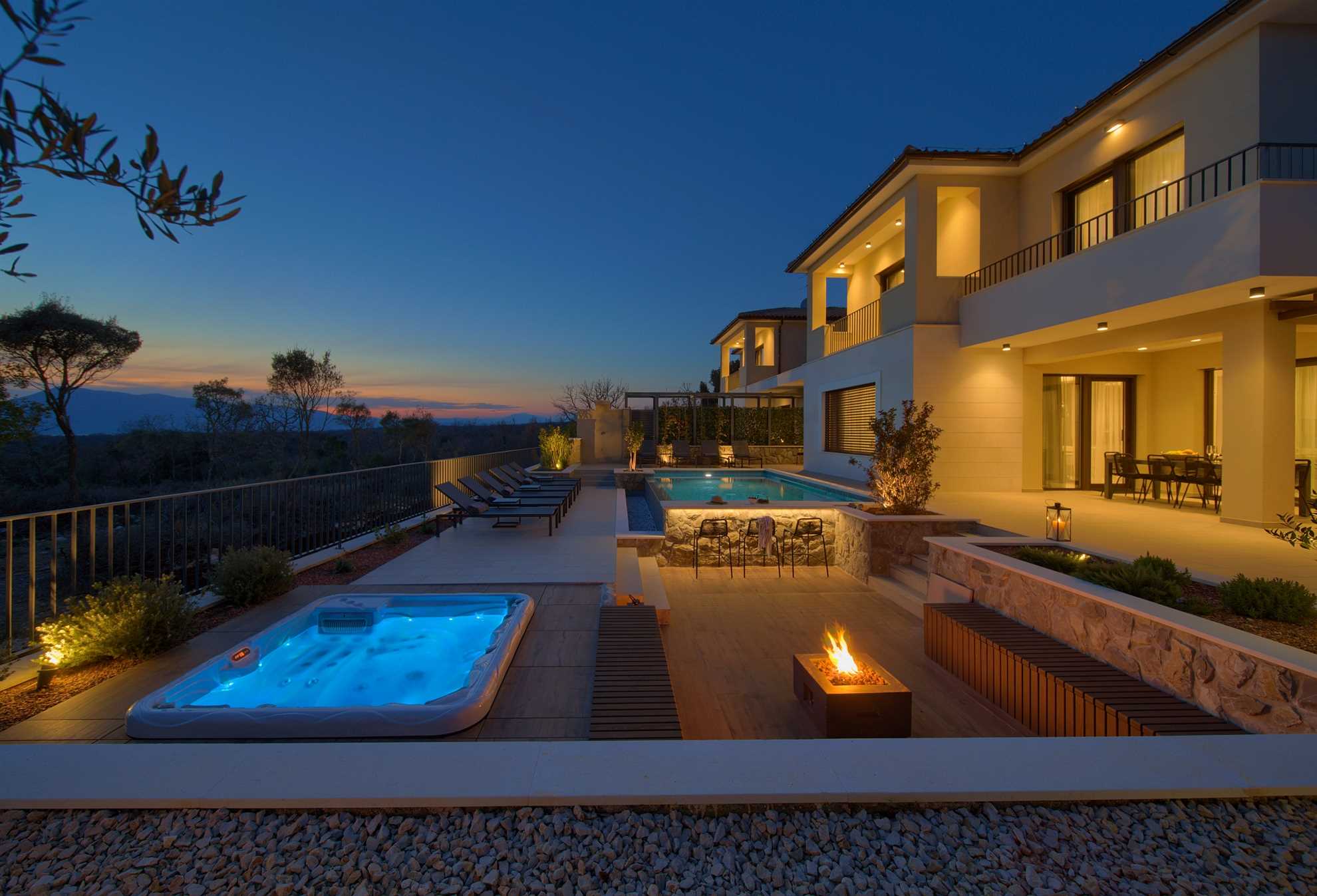 Villa LORD s grijanim bazenom, jacuzzijem i saunom