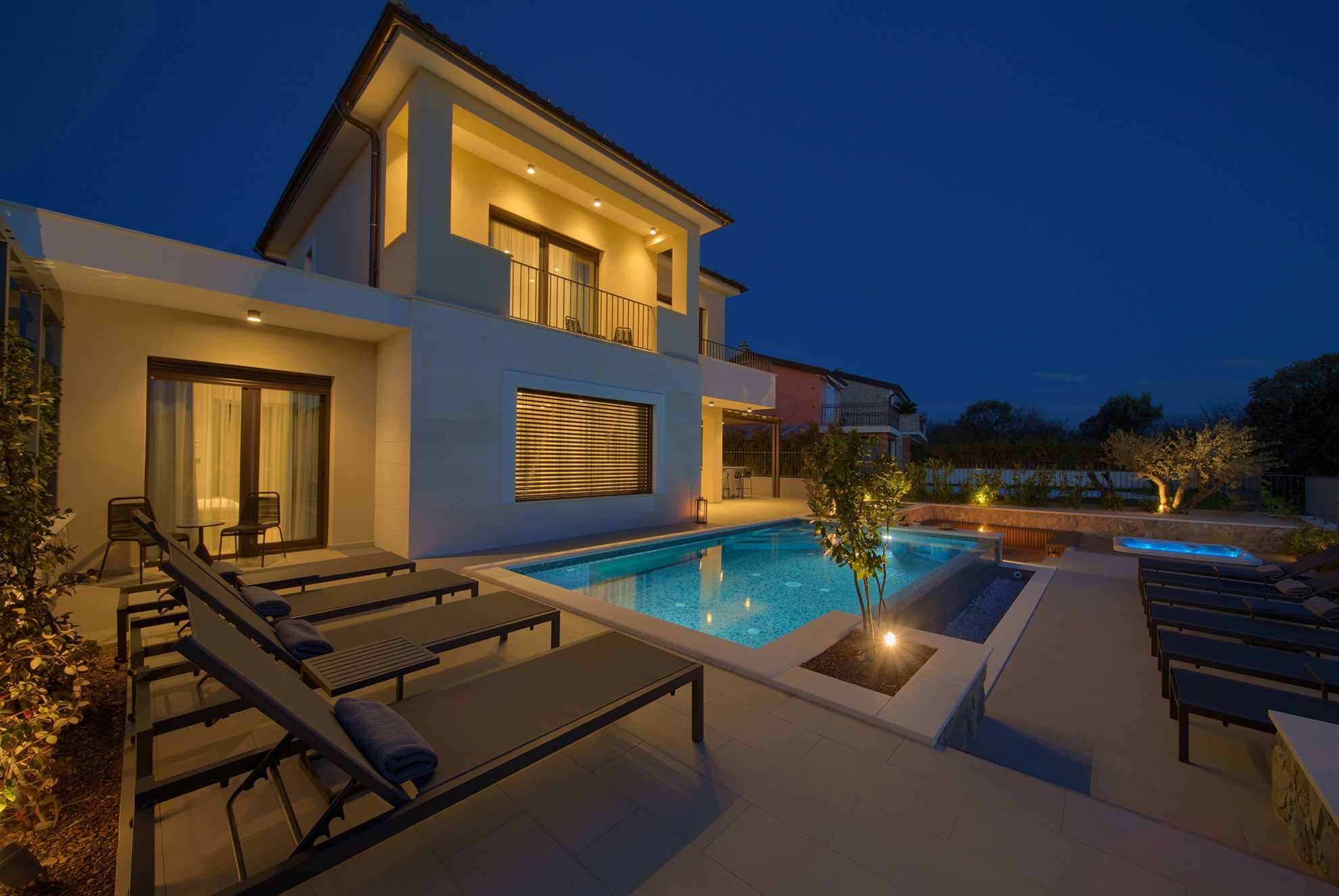 Villa LORD s grijanim bazenom, jacuzzijem i saunom