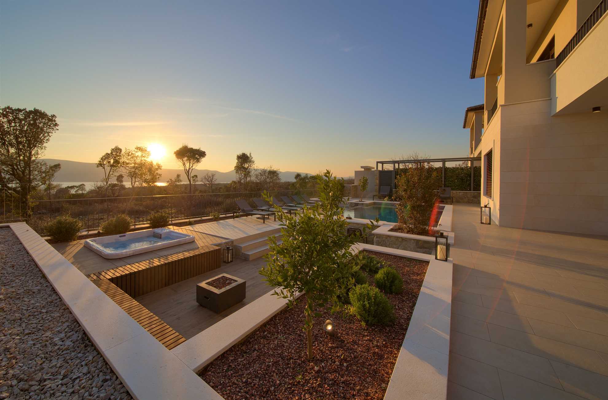 Villa LORD s grijanim bazenom, jacuzzijem i saunom