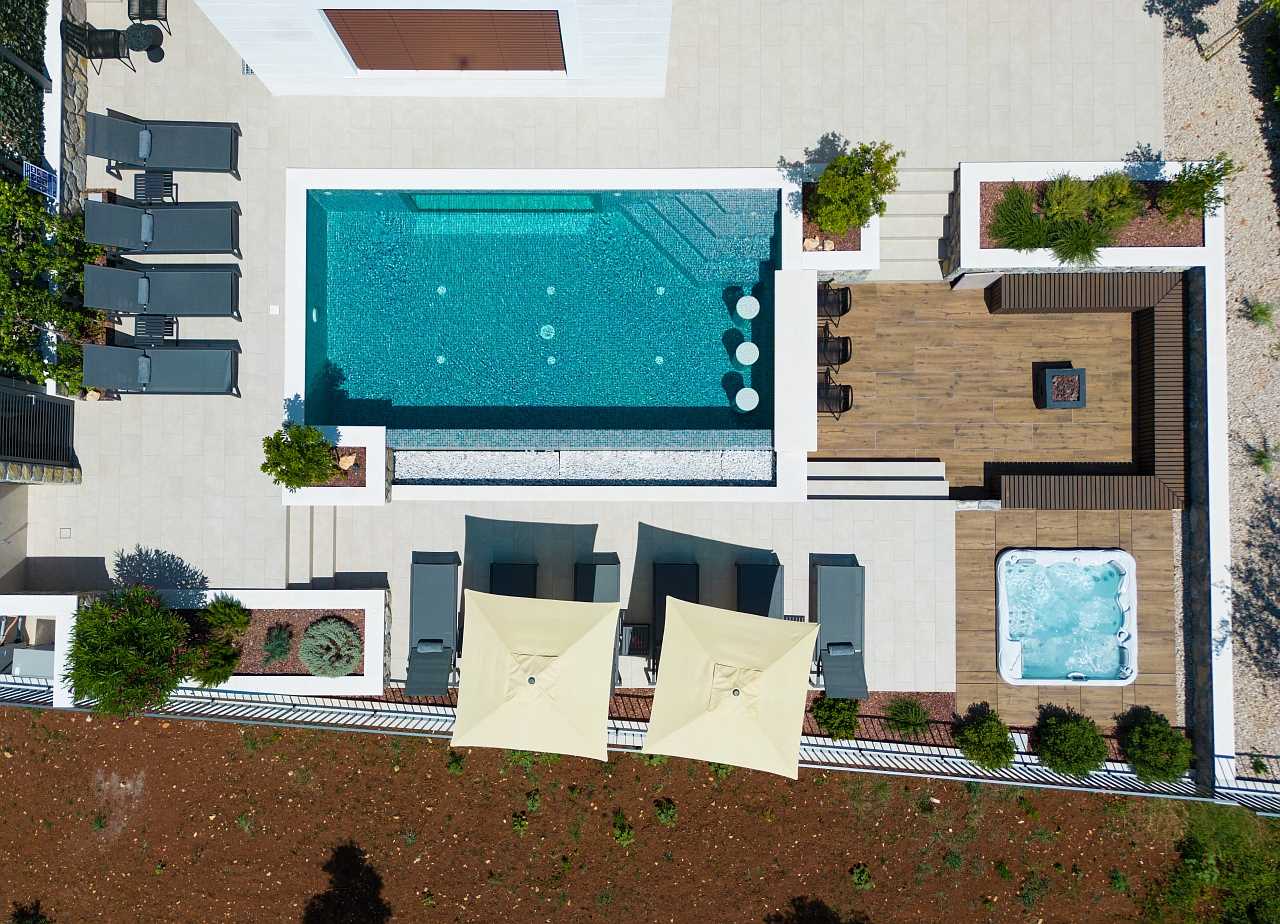 Villa LORD s grijanim bazenom, jacuzzijem i saunom