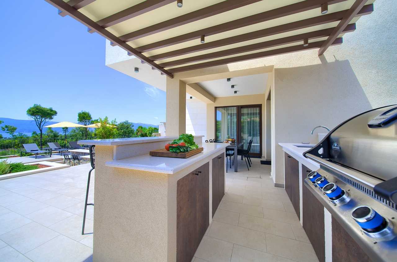 Villa LORD s grijanim bazenom, jacuzzijem i saunom