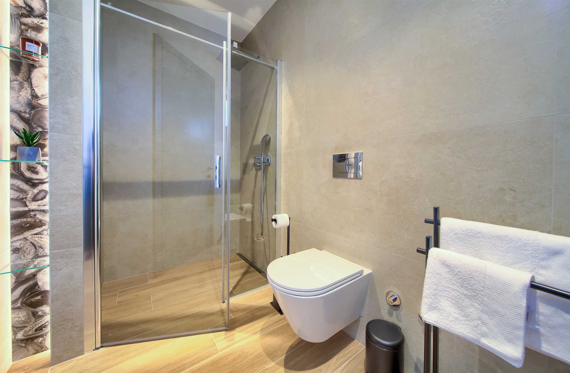 Villa LORD s grijanim bazenom, jacuzzijem i saunom