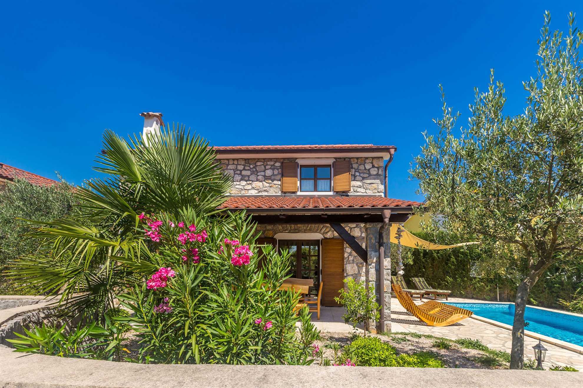 Holiday house BLUE IVY with swimming pool