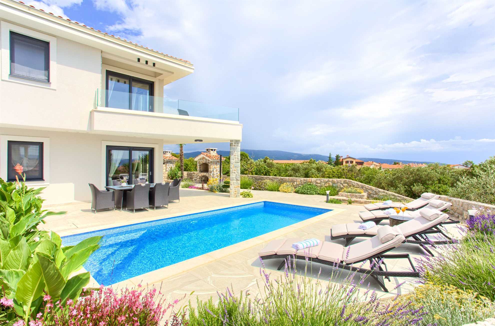 Luxury Holiday house BELLA with private pool