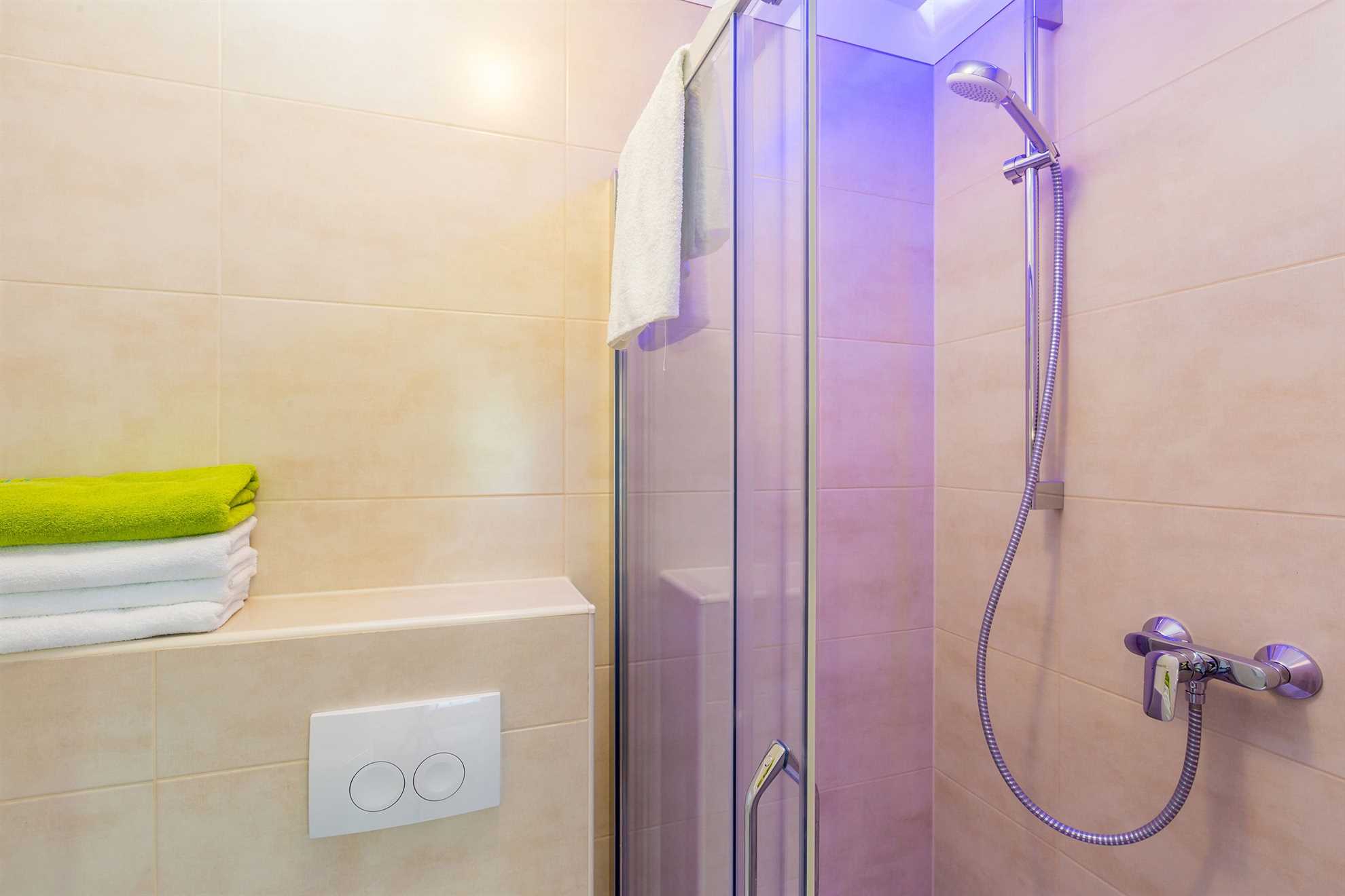 Luksuzna vila DRAZINE sa grijanim bazenom i jacuzzijem