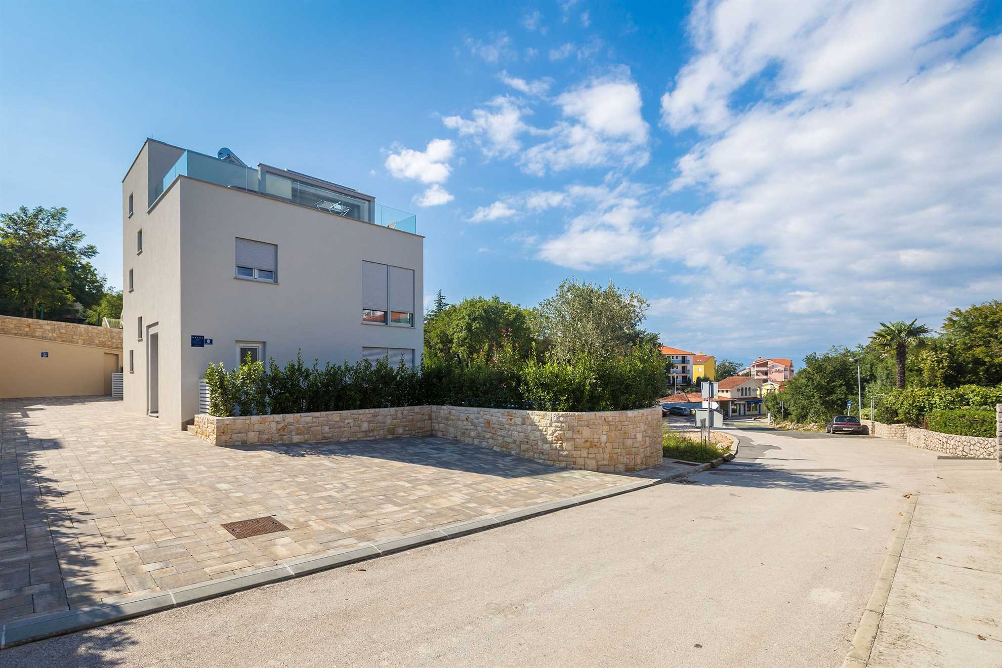 Luksuzna vila DRAZINE sa grijanim bazenom i jacuzzijem