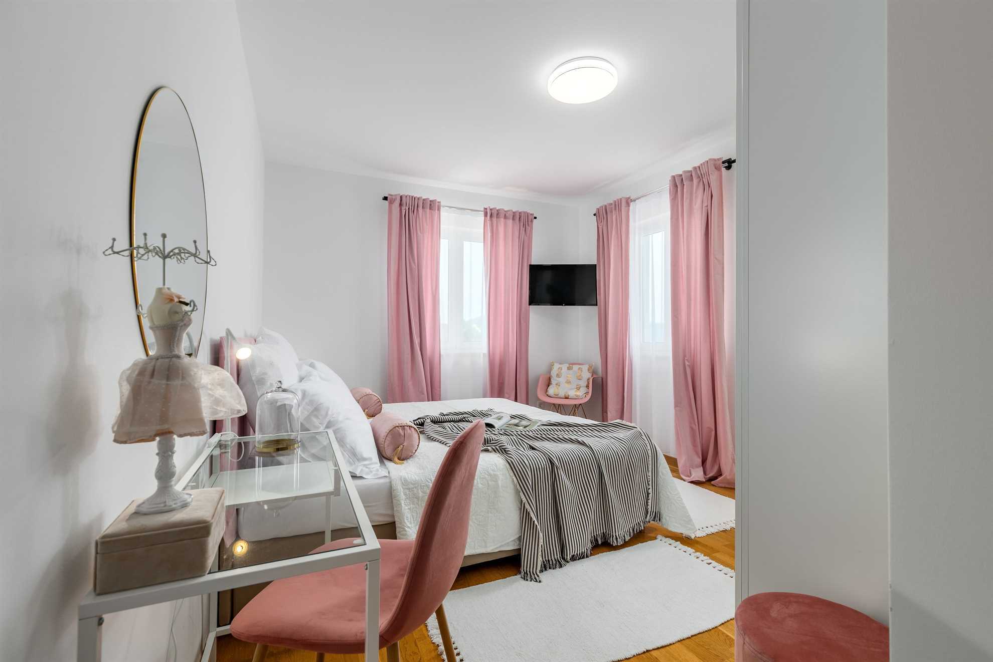 Kuća za odmor JOSEPHINE s grijanim bazenom