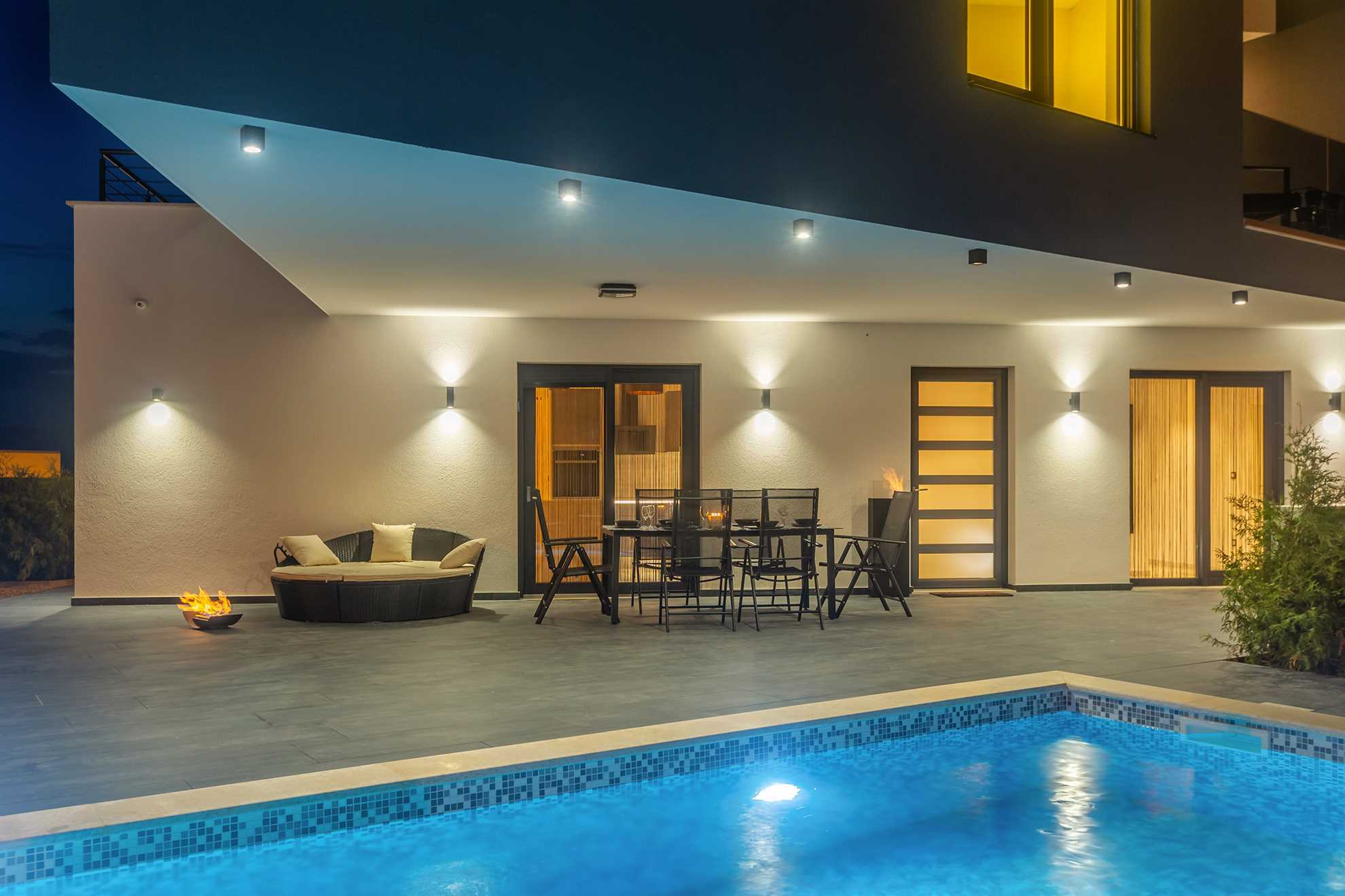 Luksuzni apartman NOA s bazenom i hidromasažnom kadom