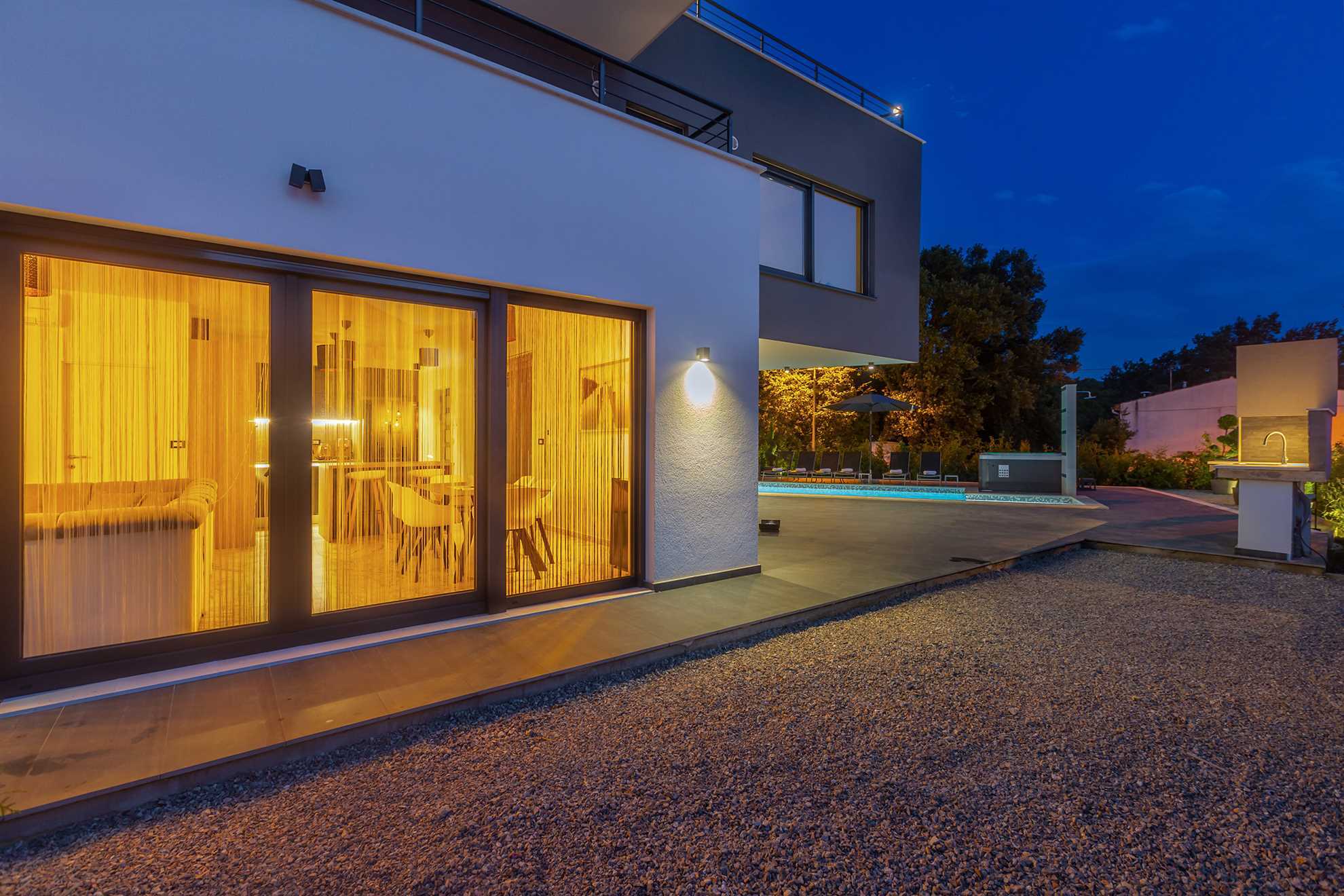 Luksuzni apartman NOA s bazenom i hidromasažnom kadom