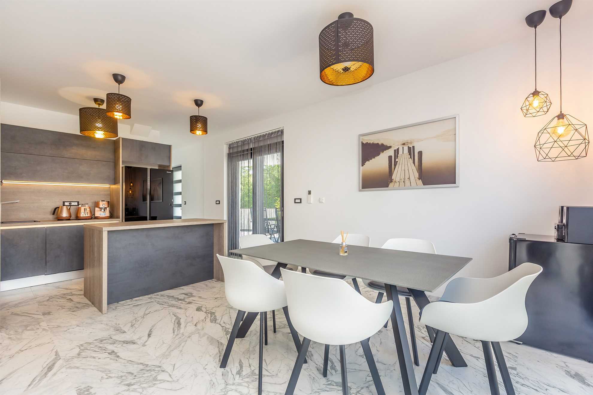 Luksuzni apartman NOA s bazenom i hidromasažnom kadom