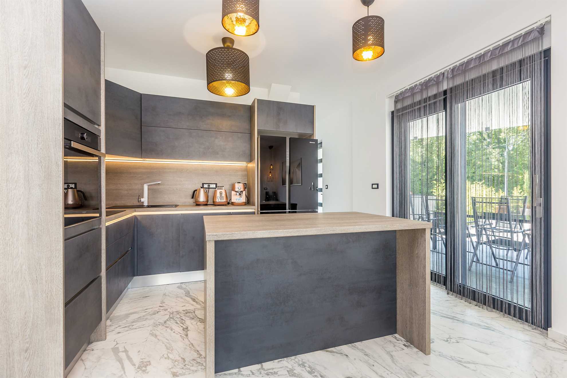 Luksuzni apartman NOA s bazenom i hidromasažnom kadom