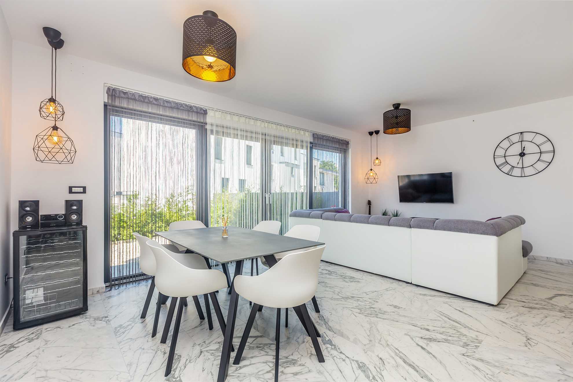 Luksuzni apartman NOA s bazenom i hidromasažnom kadom