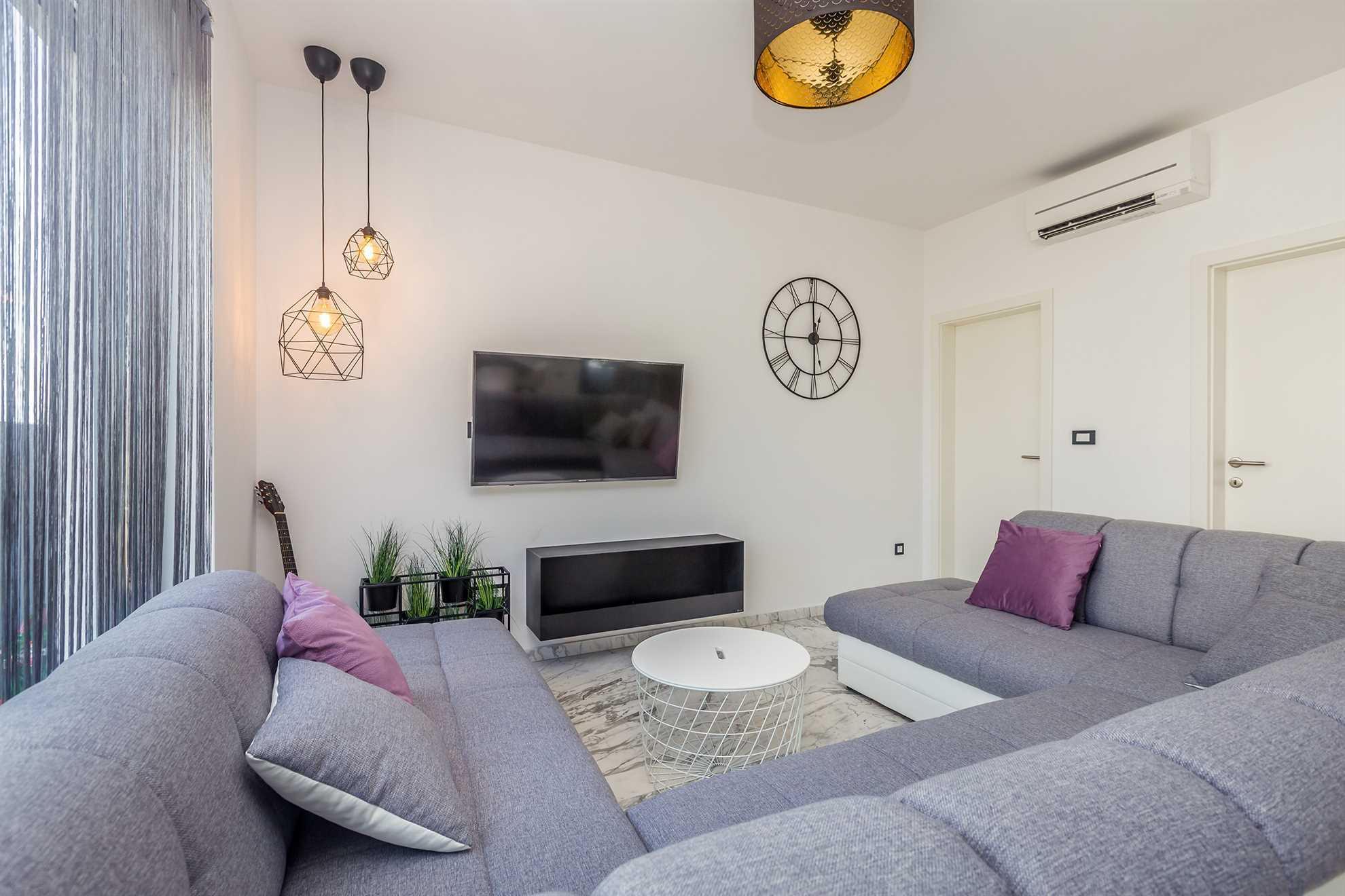 Luksuzni apartman NOA s bazenom i hidromasažnom kadom