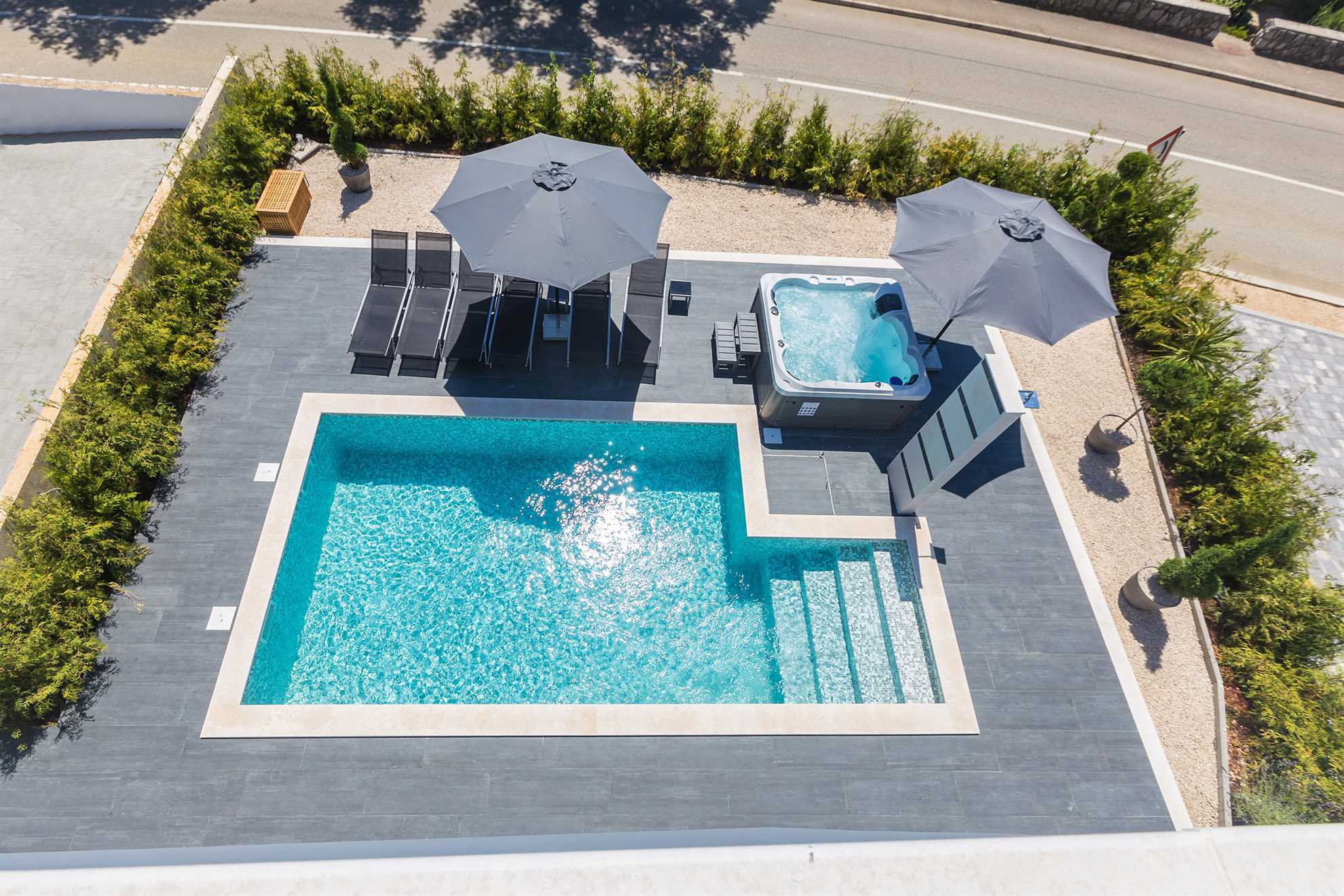 Luksuzni apartman NOA s bazenom i hidromasažnom kadom