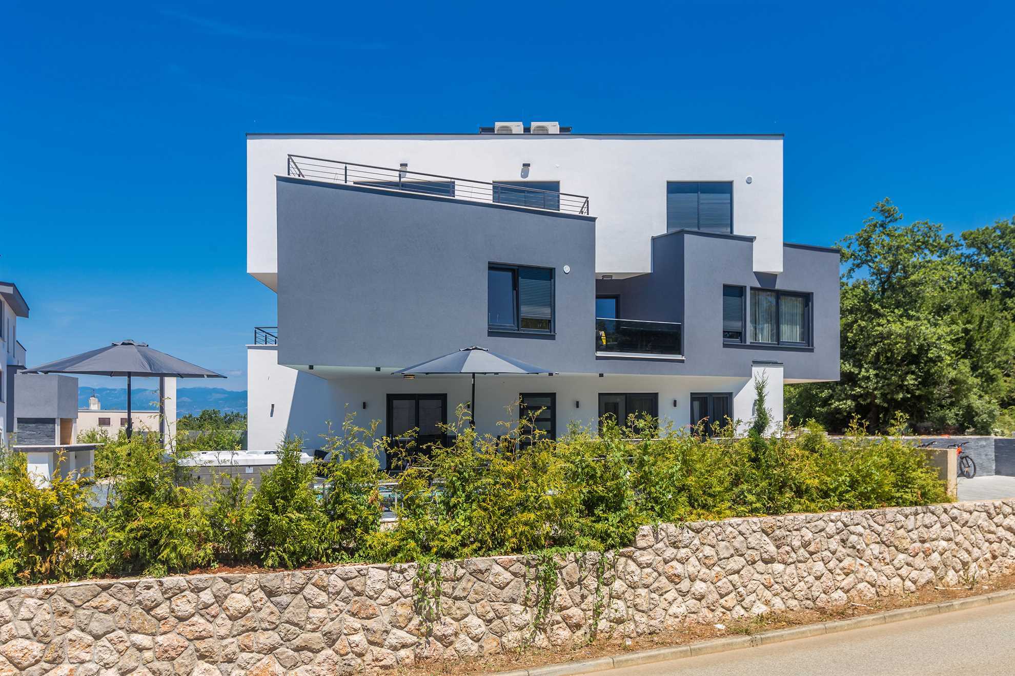 Luksuzni apartman NOA s bazenom i hidromasažnom kadom