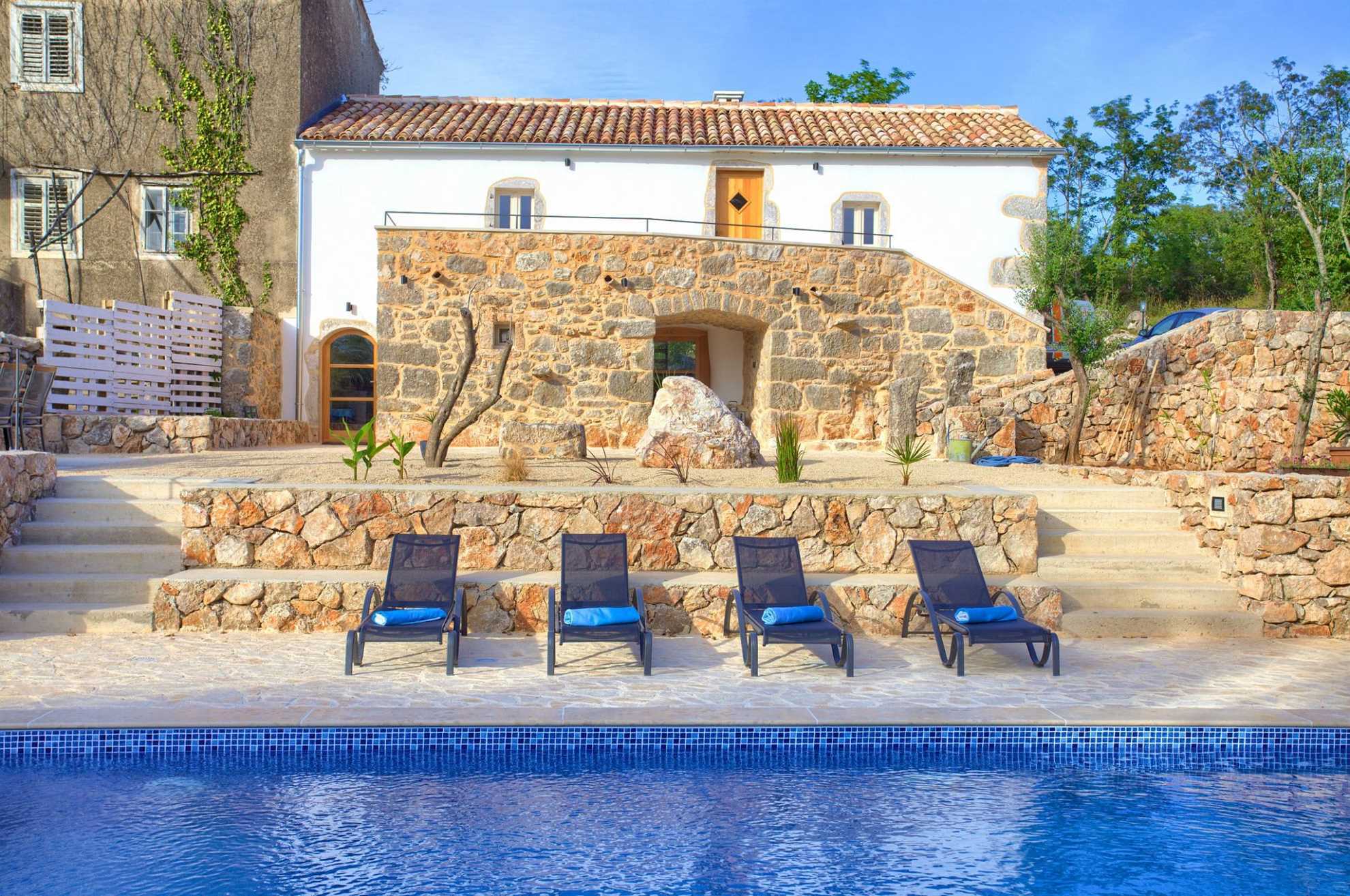 Prekrasna Villa MAY sa bazenom