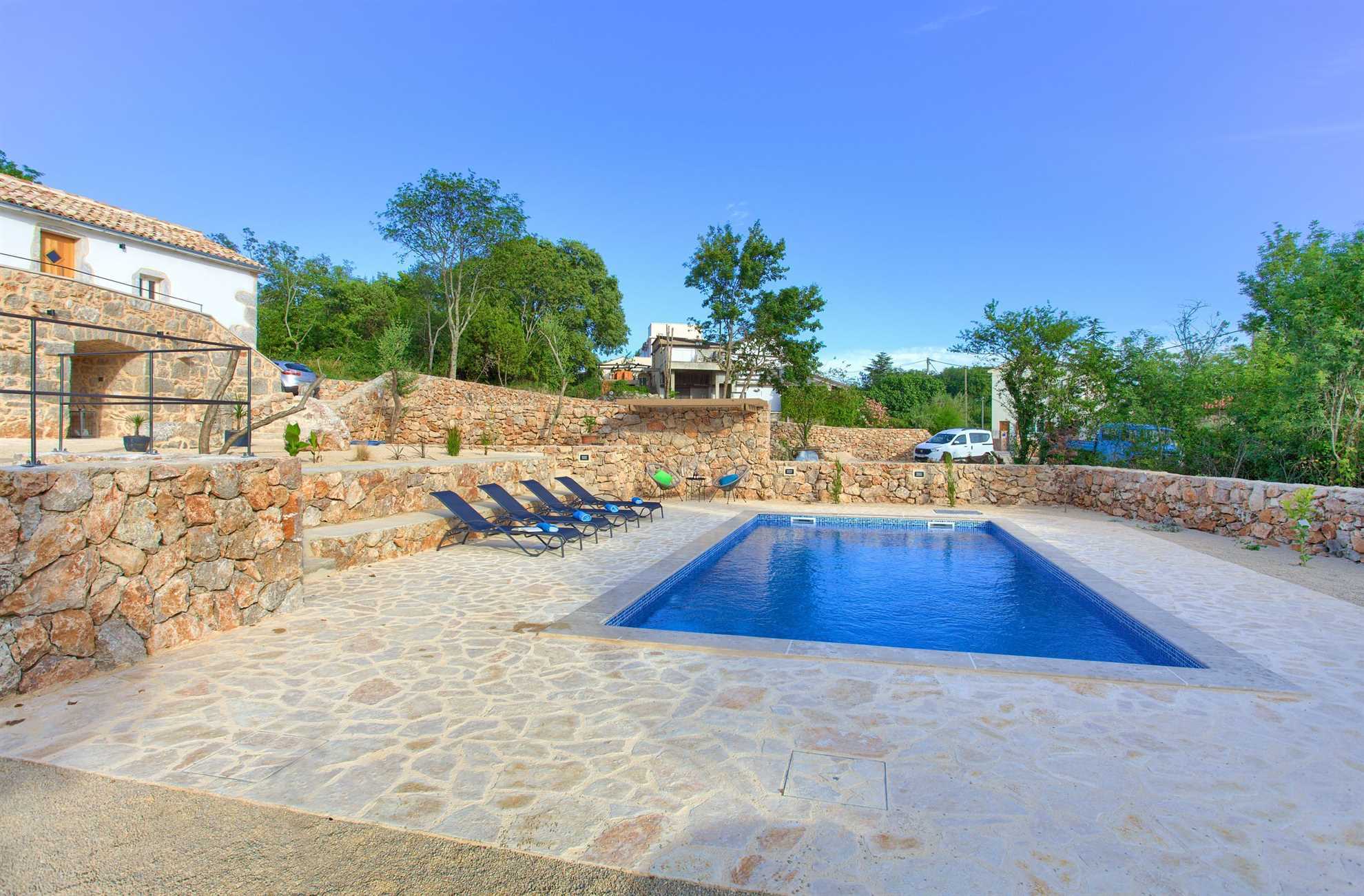 Prekrasna Villa MAY sa bazenom