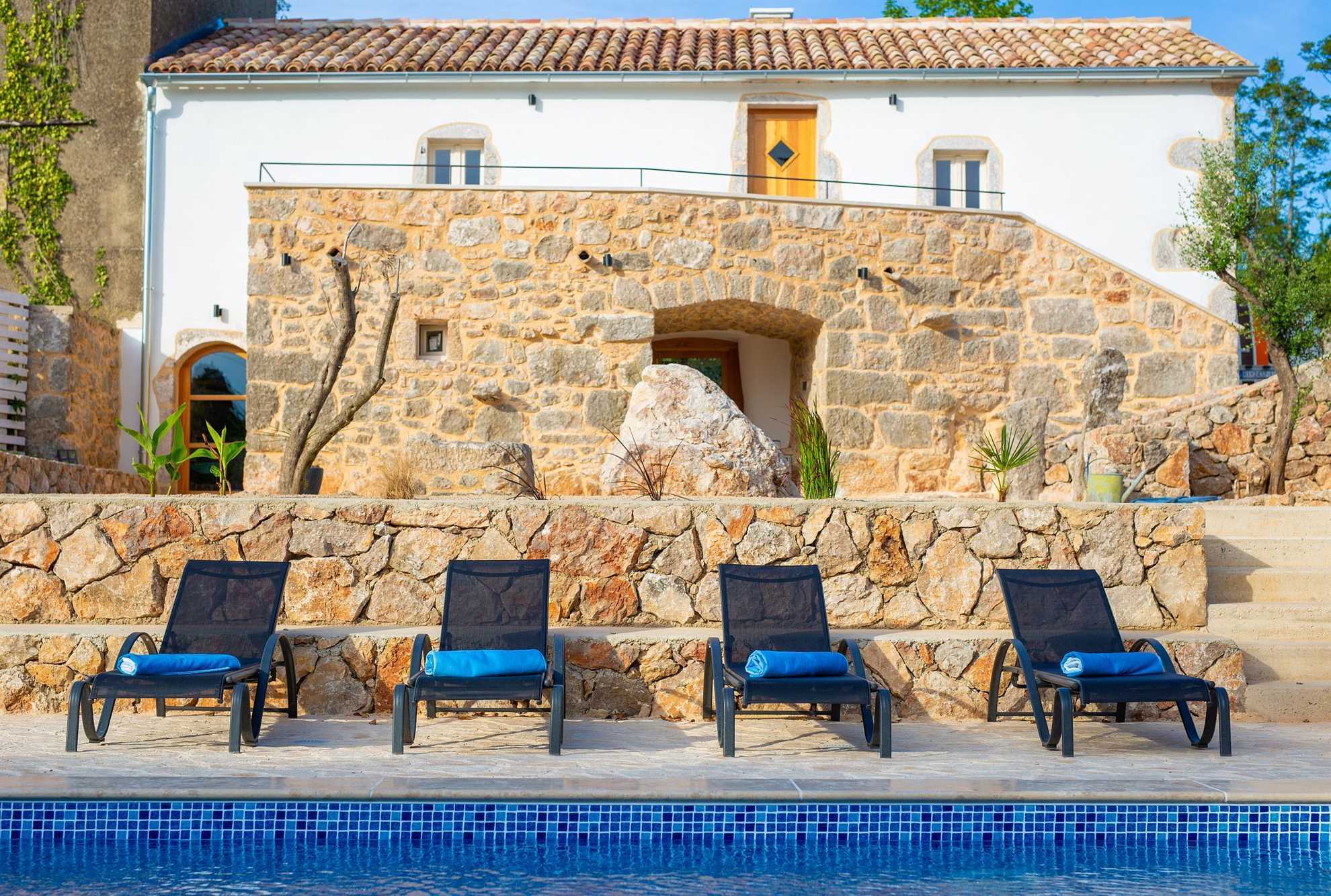 Prekrasna Villa MAY sa bazenom