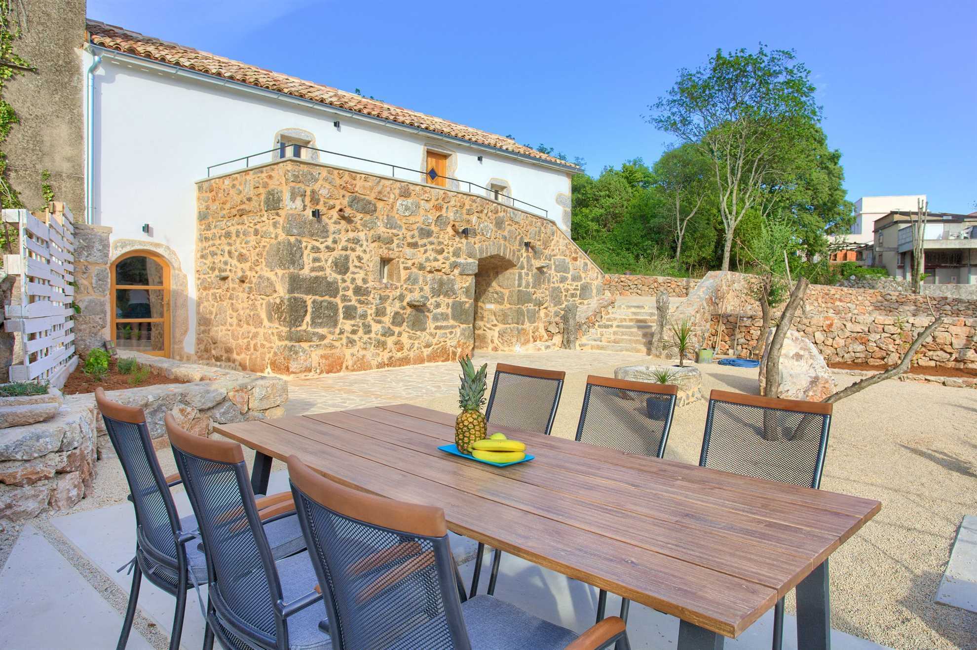 Prekrasna Villa MAY sa bazenom